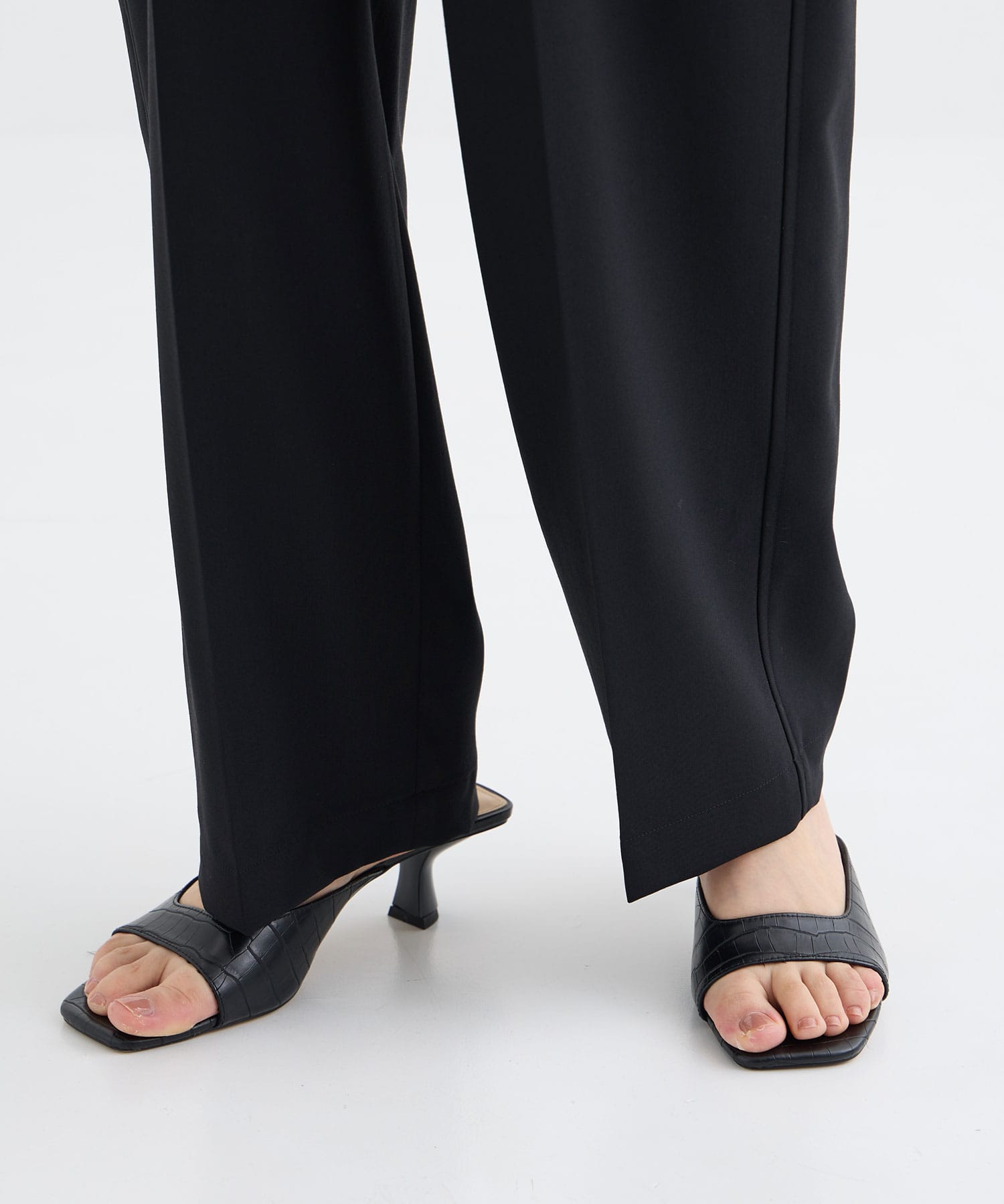 Light Washable Easy Front Tuck Pants THE TOKYO