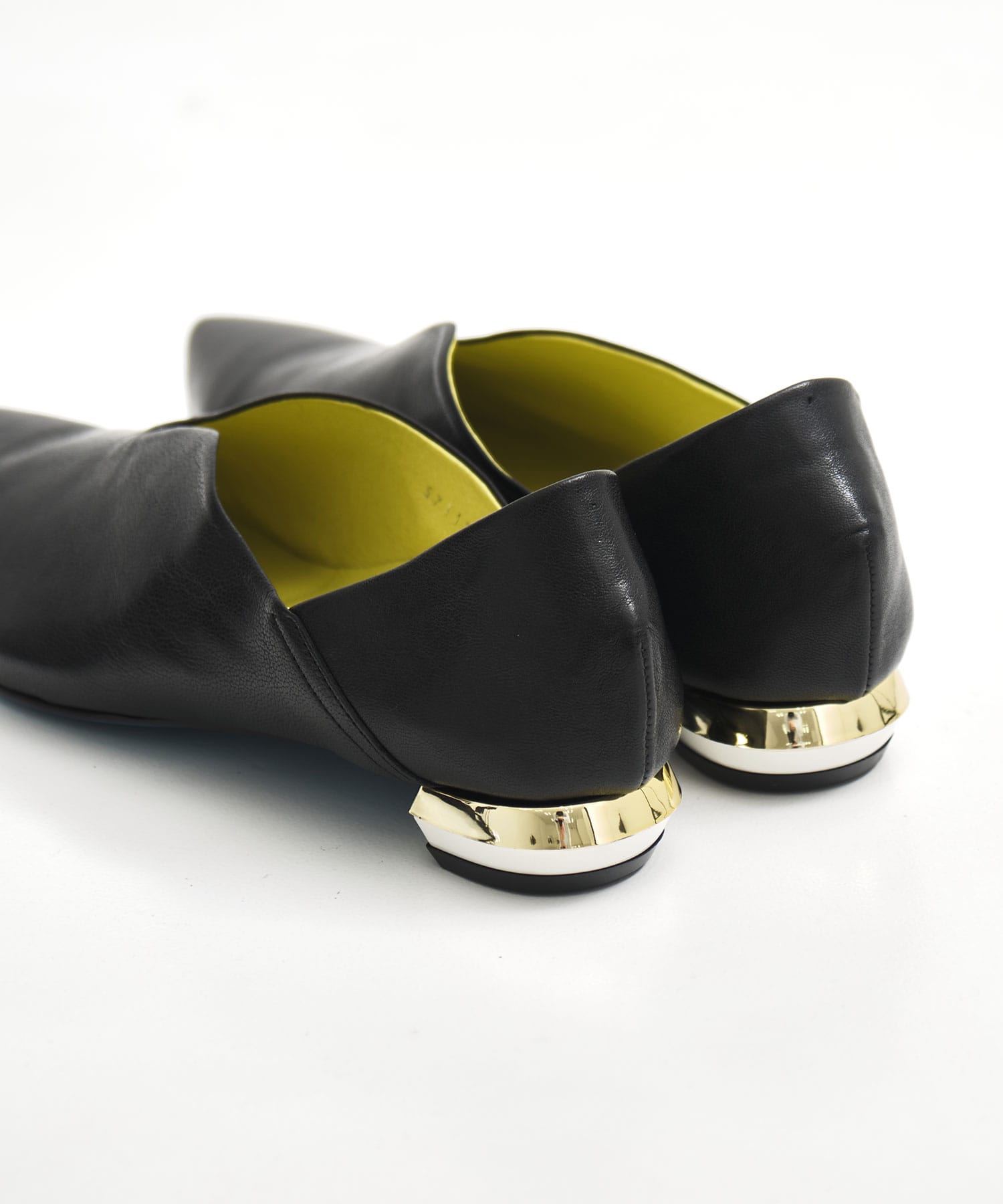 pointed toe flat shoes MANA