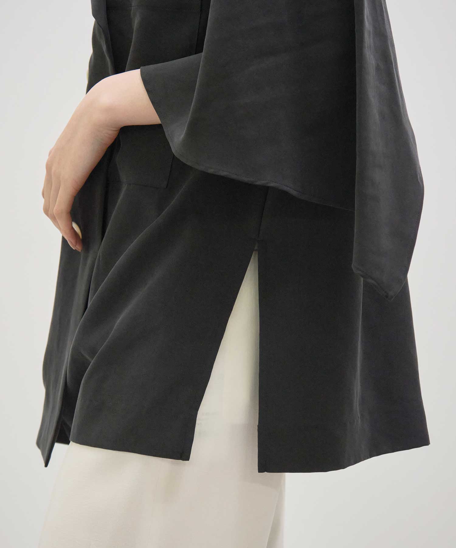 Liese panel sleeve shirt BK AKIRANAKA