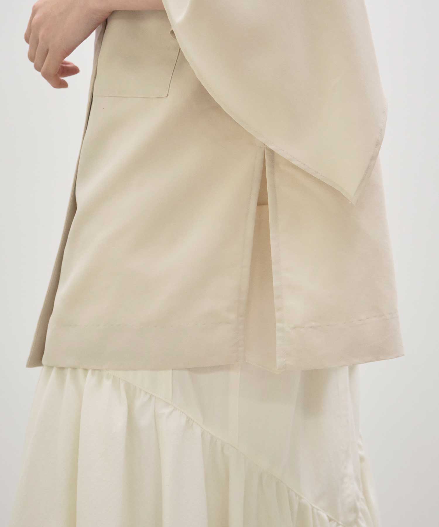 Liese panel sleeve shirt O.WHT AKIRANAKA