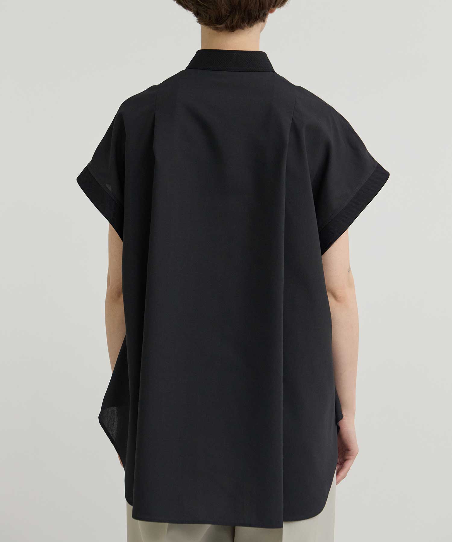 THE PLACKET A LINE SHIRT SLEEVE LESS THE RERACS