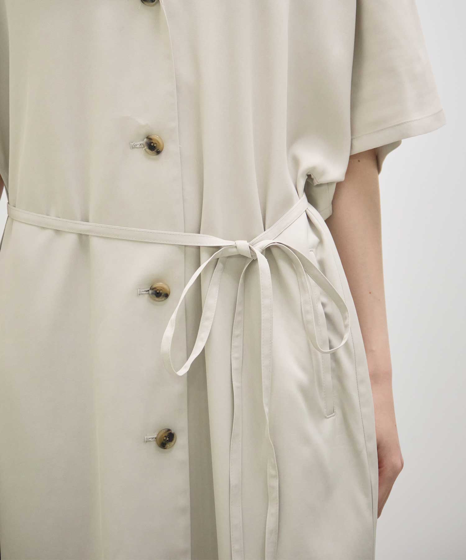Ana asymmetry dress O.WHT AKIRANAKA