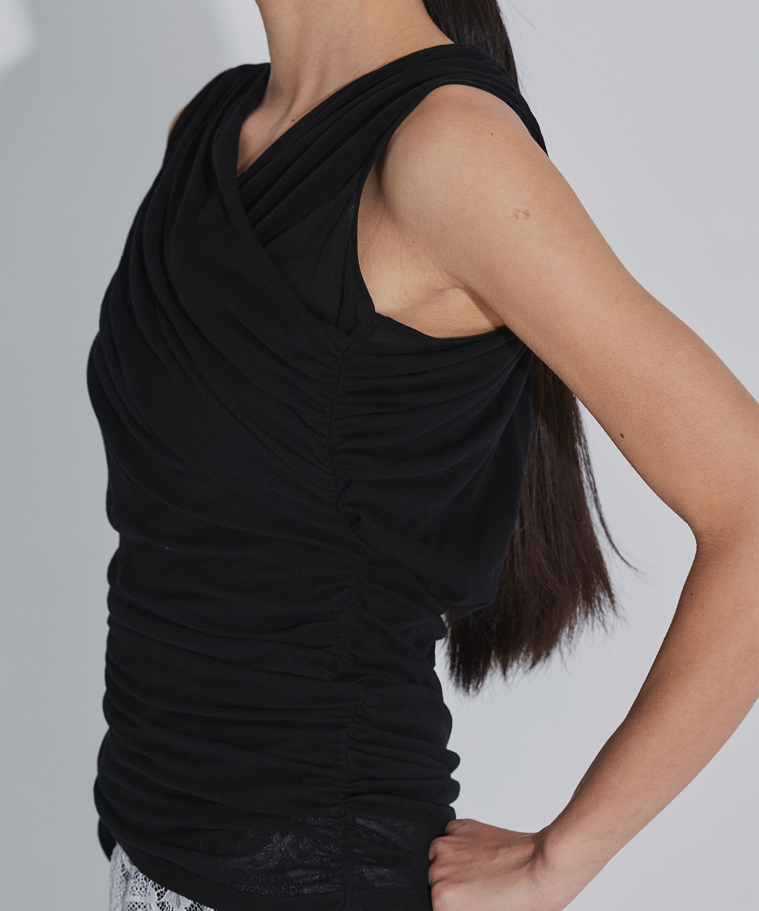 SHEER GATHERED SLEEVELESS TOP FETICO