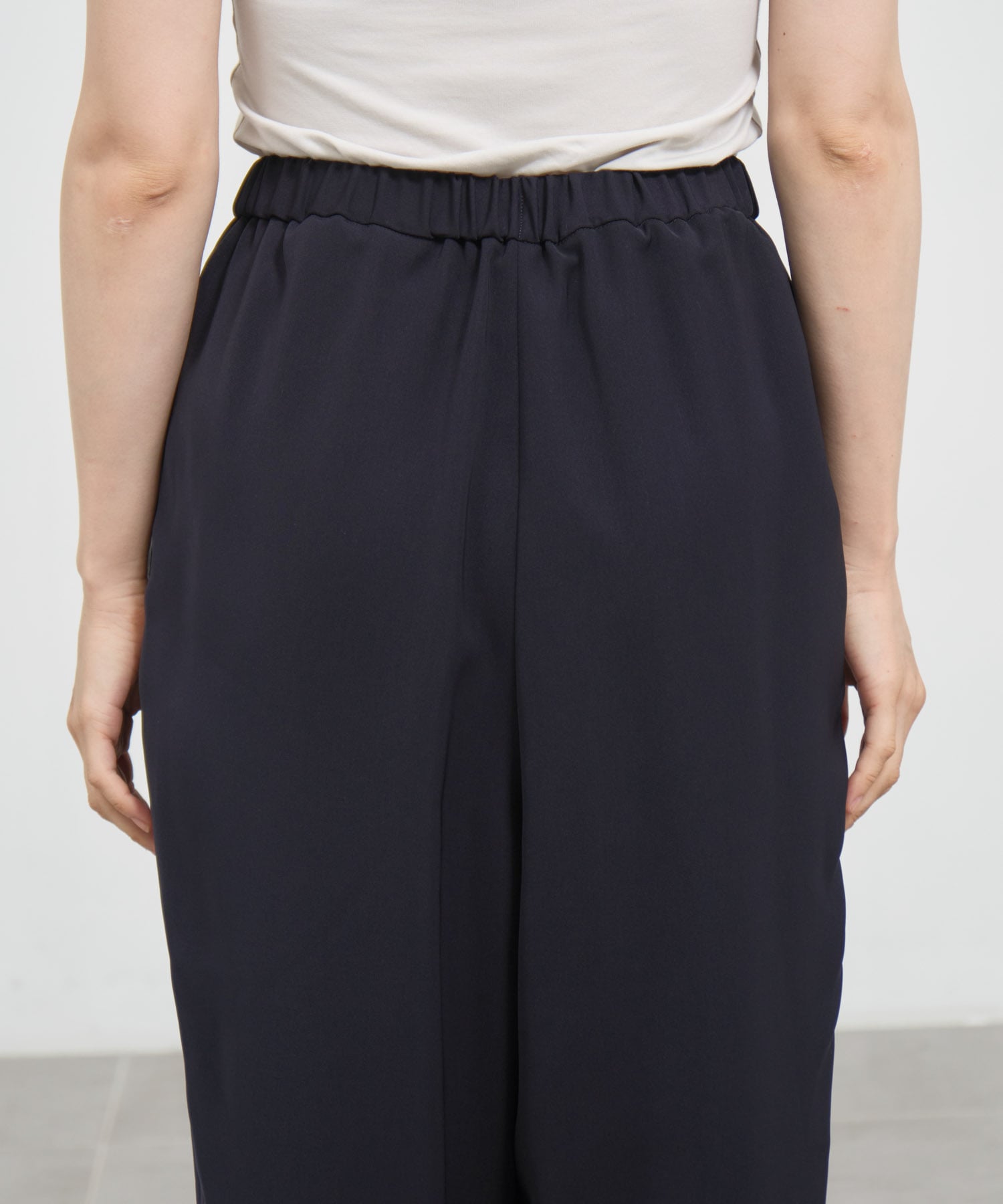 MANY-TUCK COCOON-PANTS ENFOLD