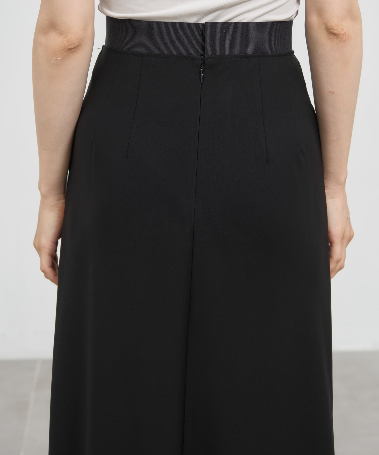 SEMI-FLARE SKIRT ENFOLD