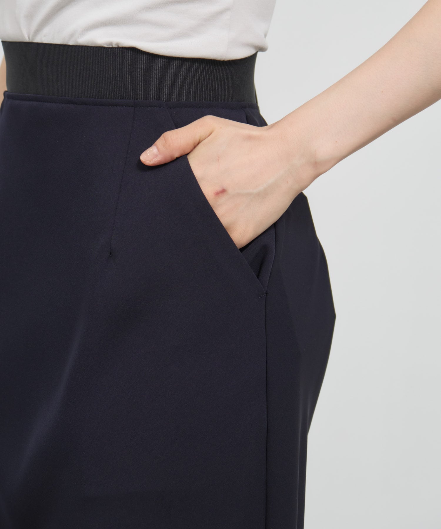 SEMI-FLARE SKIRT ENFOLD