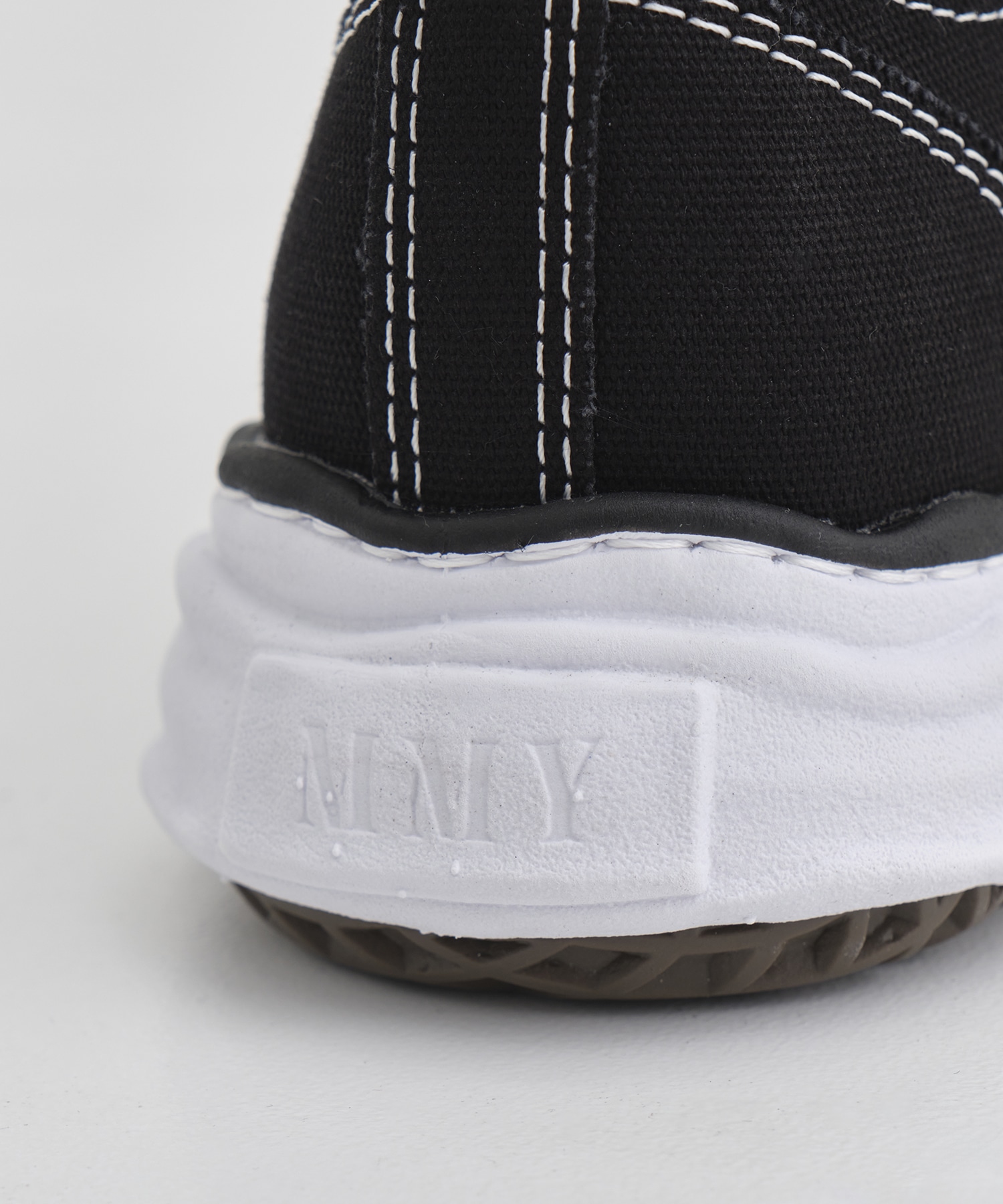 PETERSON Low Original Sole Canvas Low-Top Sneakers Maison MIHARA YASUHIRO