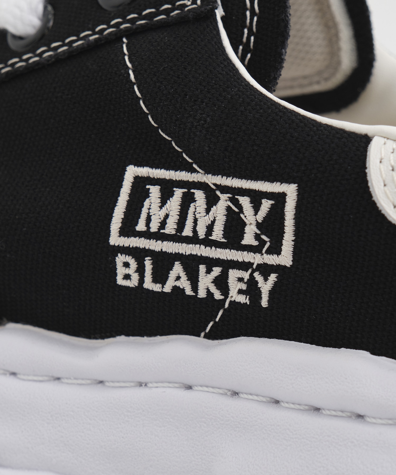 BLAKEY Low original sole canvas low-top sneakers Maison MIHARA YASUHIRO