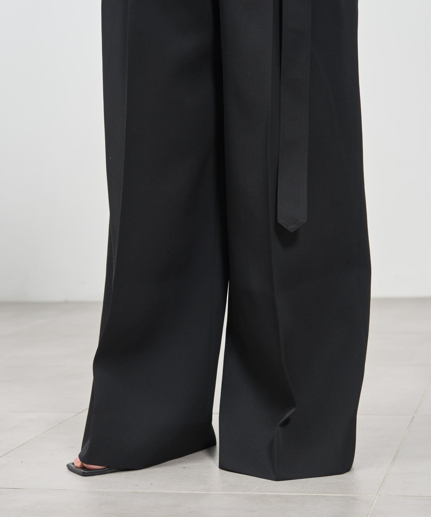 THE SLACKS BELTED 2 TUCK THE RERACS