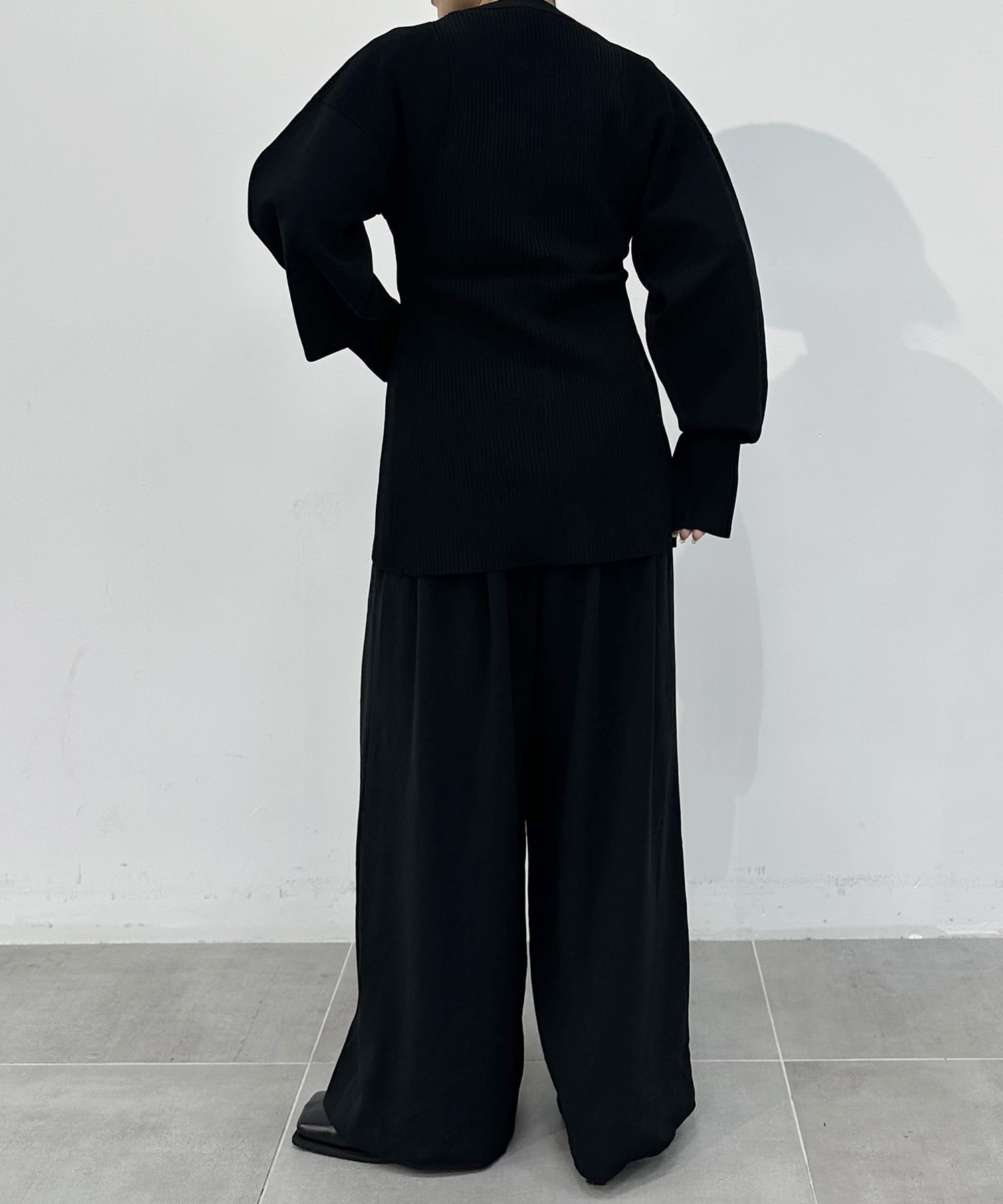 SQUARESLEEVE V NECK KT CD OMMO