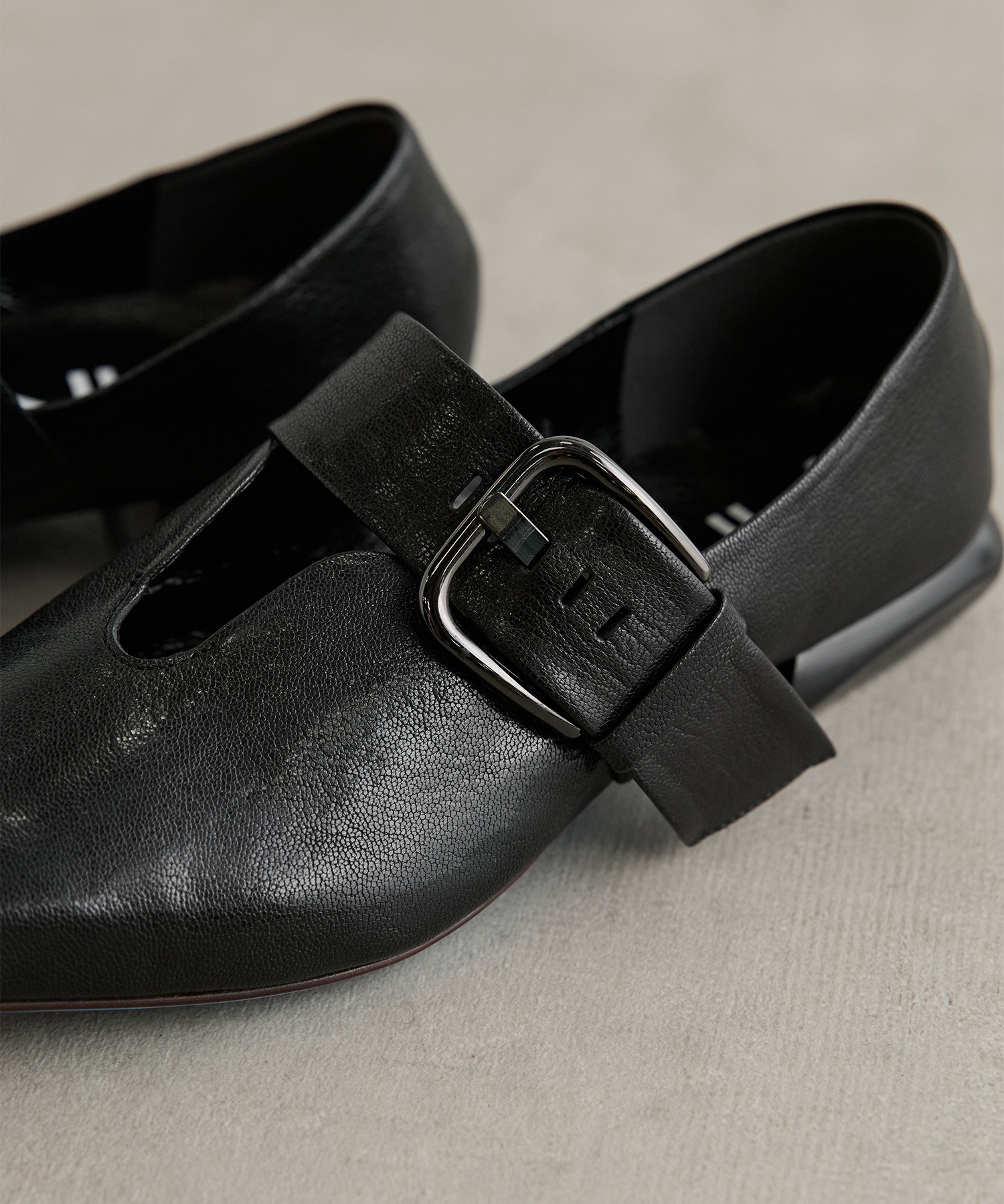 Square-toe Buckle　Shoes MANA