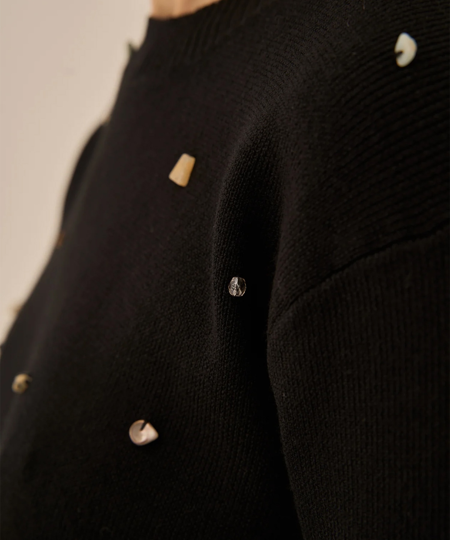 Aila glass beads&ores knit pullover BK AKIRANAKA