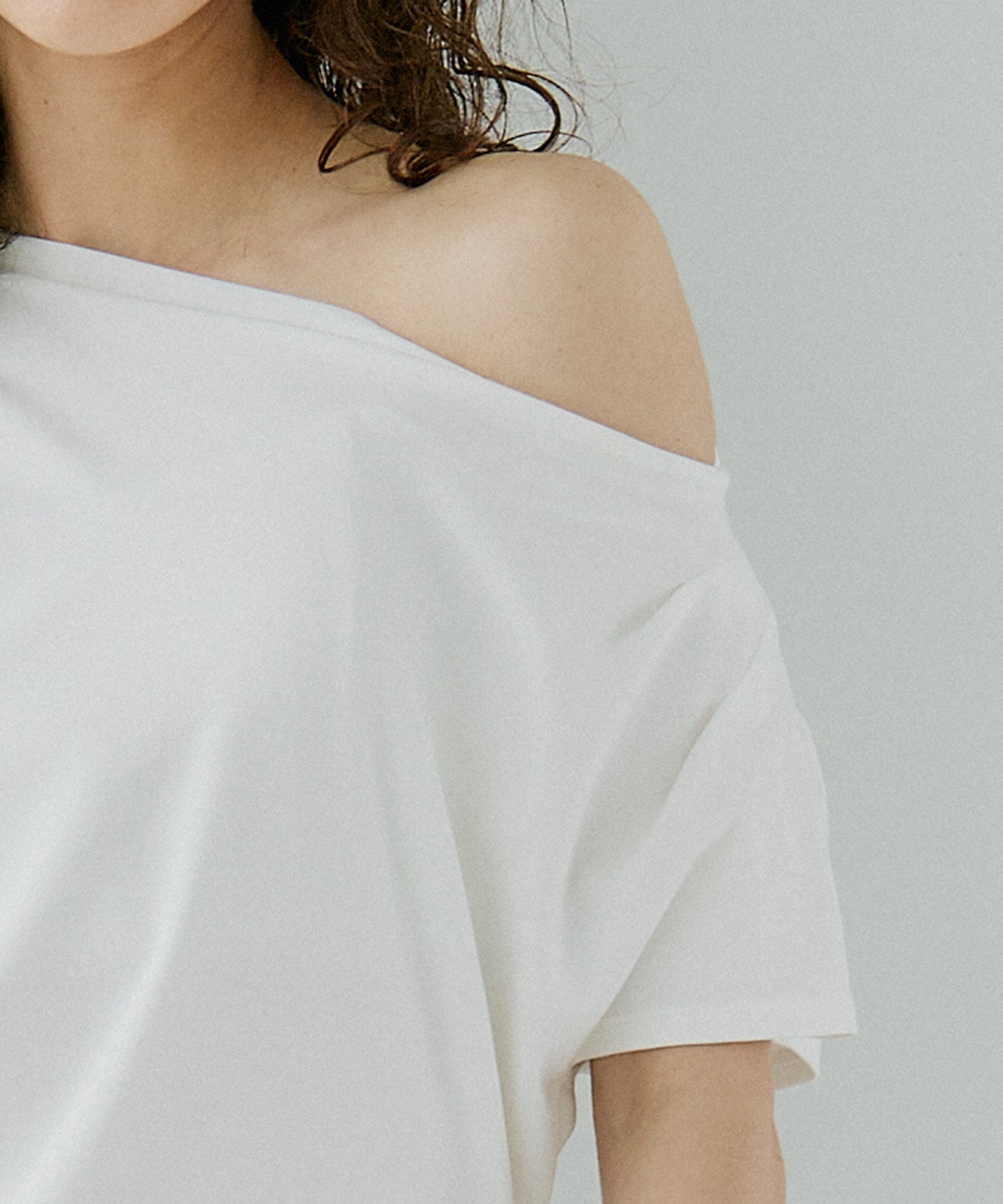 One Shoulder  T-Shirt RITAN