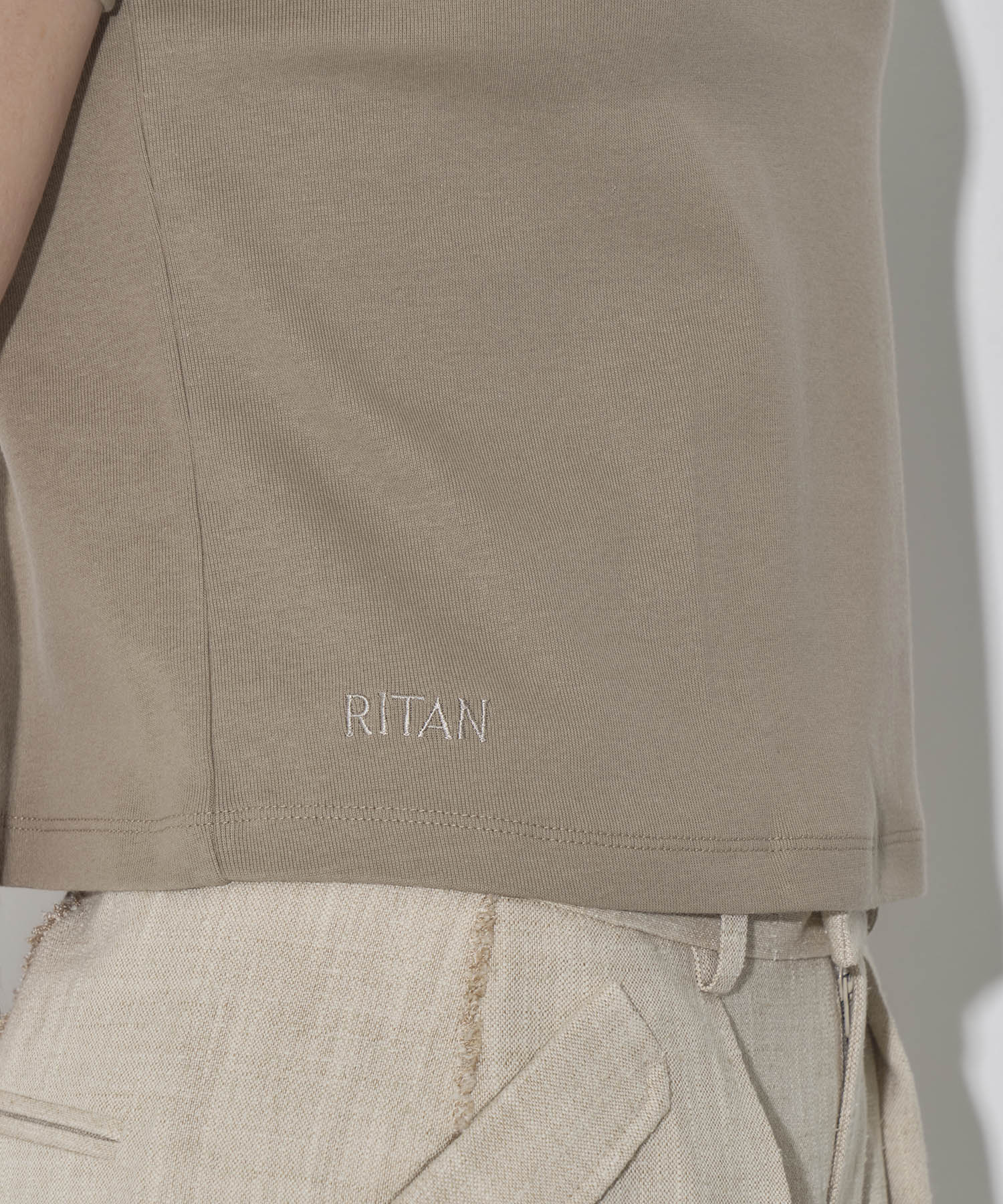 U-Neck T-Shirt RITAN