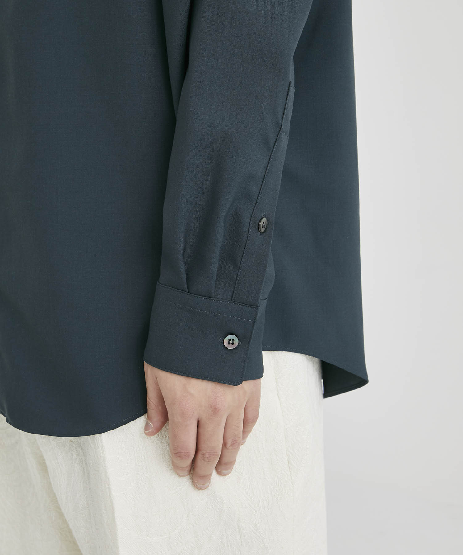 DROPPED SHOULDER TOP WITH SHIRT COLLAR IN WOOL SHIRTING OVERCOAT