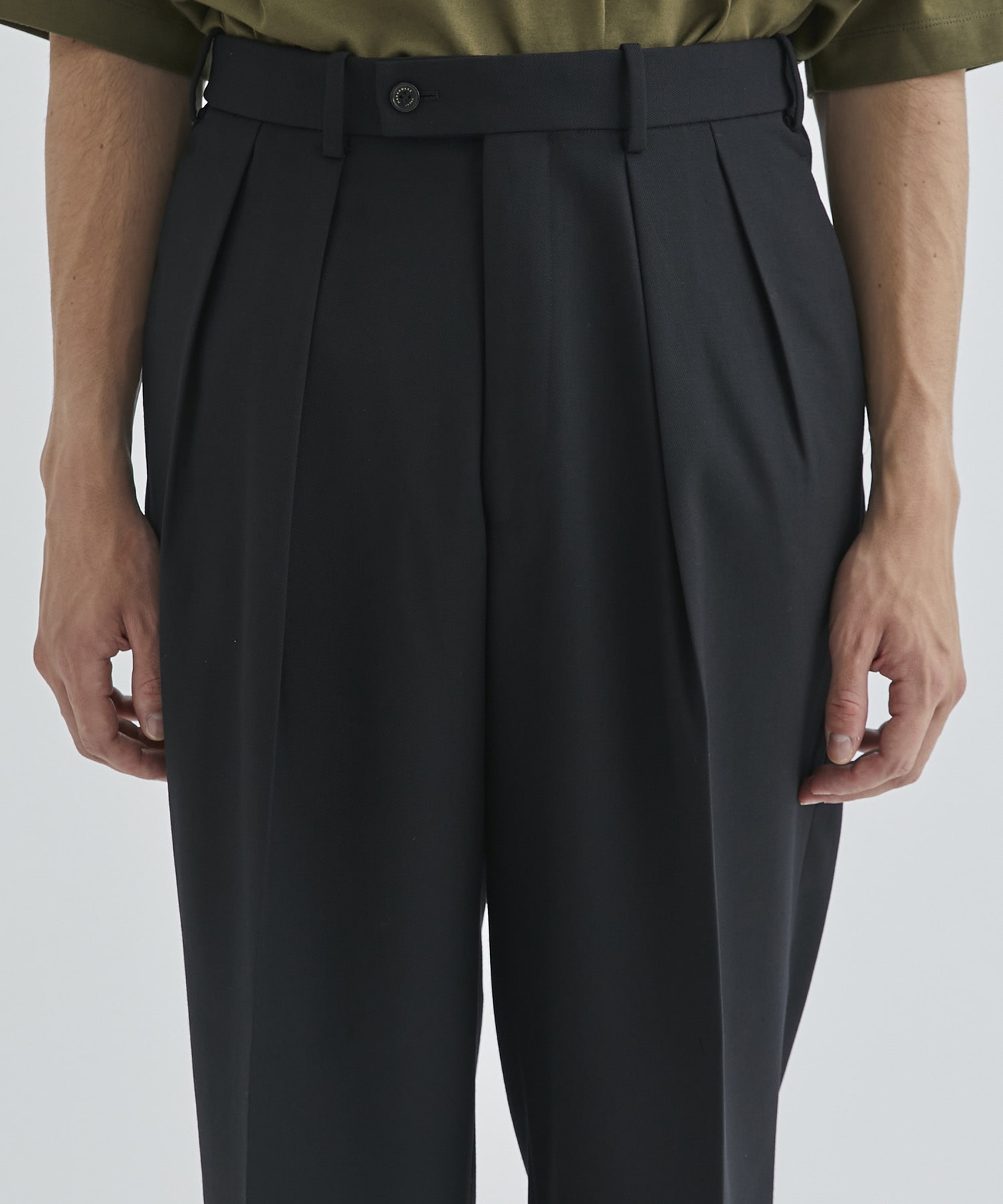 DOUBLE PLEATED TROUSERS MARKAWARE