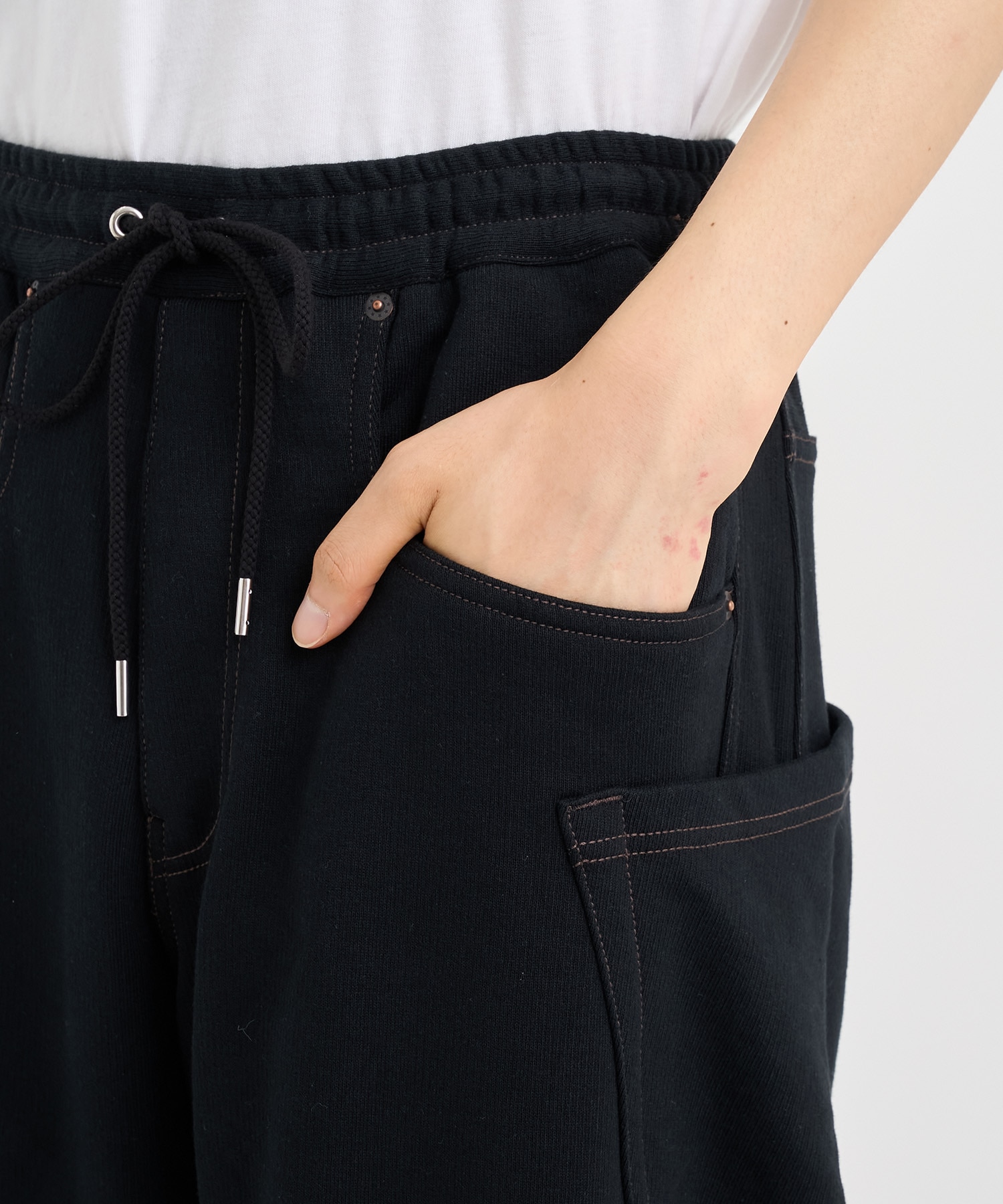 3D cutting sweat pants KHOKI