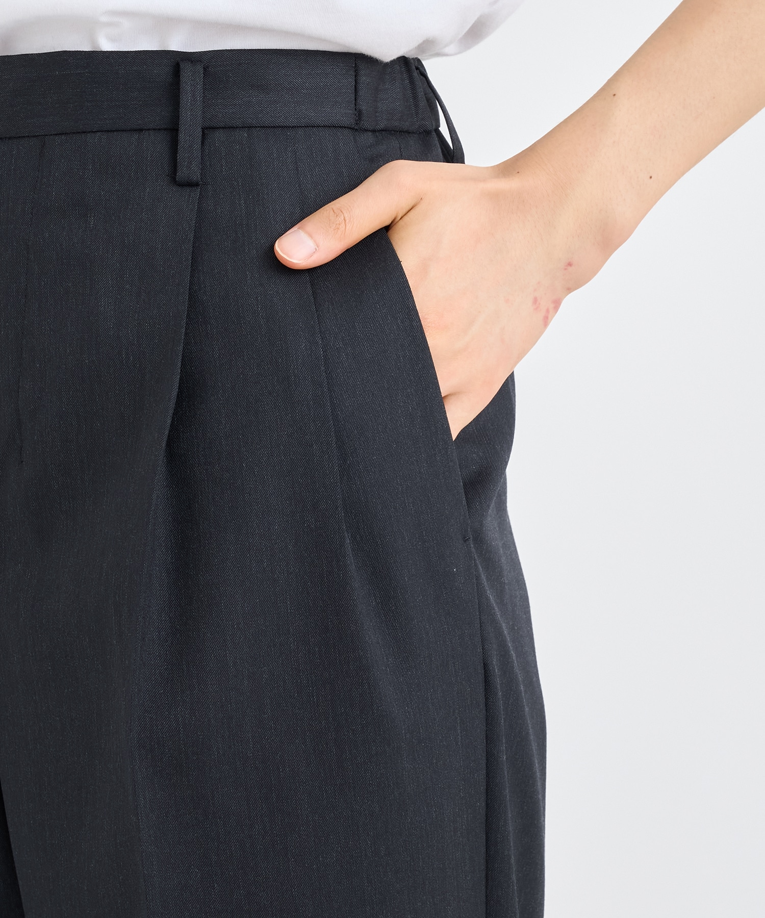 TWO TUCKS TAPERED TROUSERS IRENISA