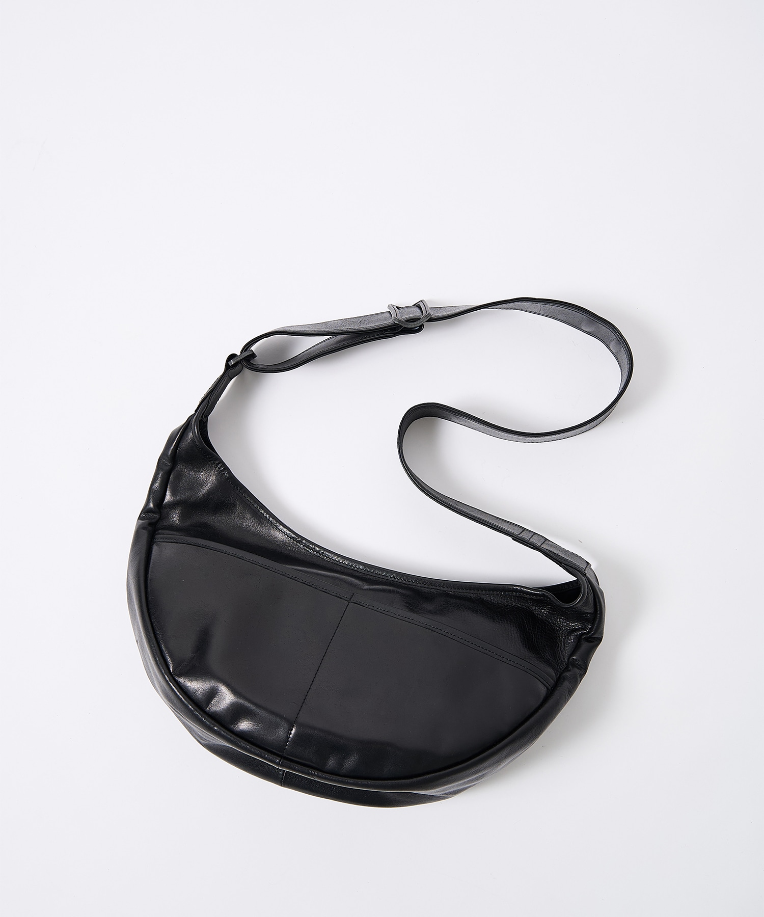 1261013 LEATHER SHOULDER BAG MASSES