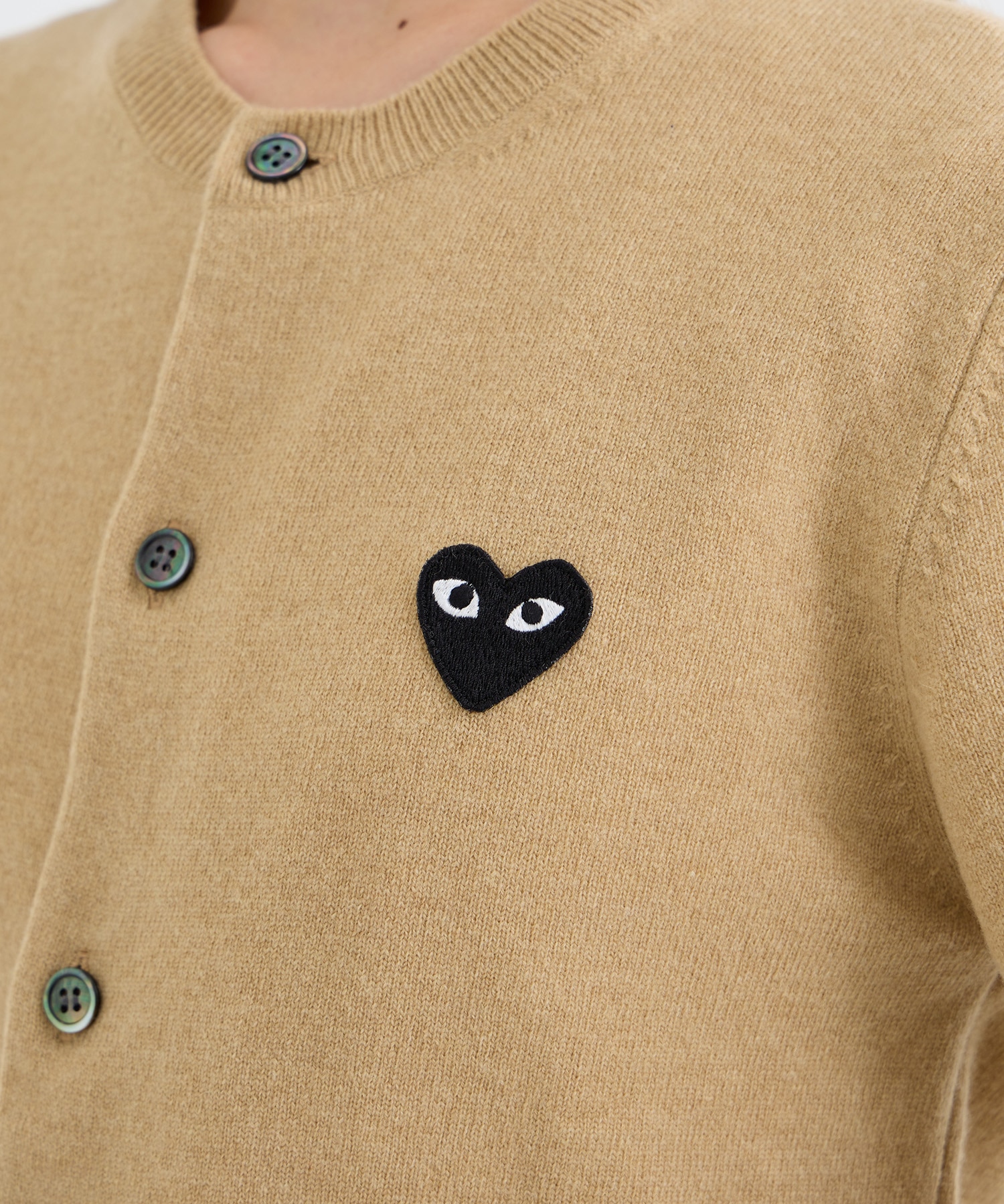 ROUND-NECK BLACK EMBLEMBLACK HEART PLAY Comme des Garcons