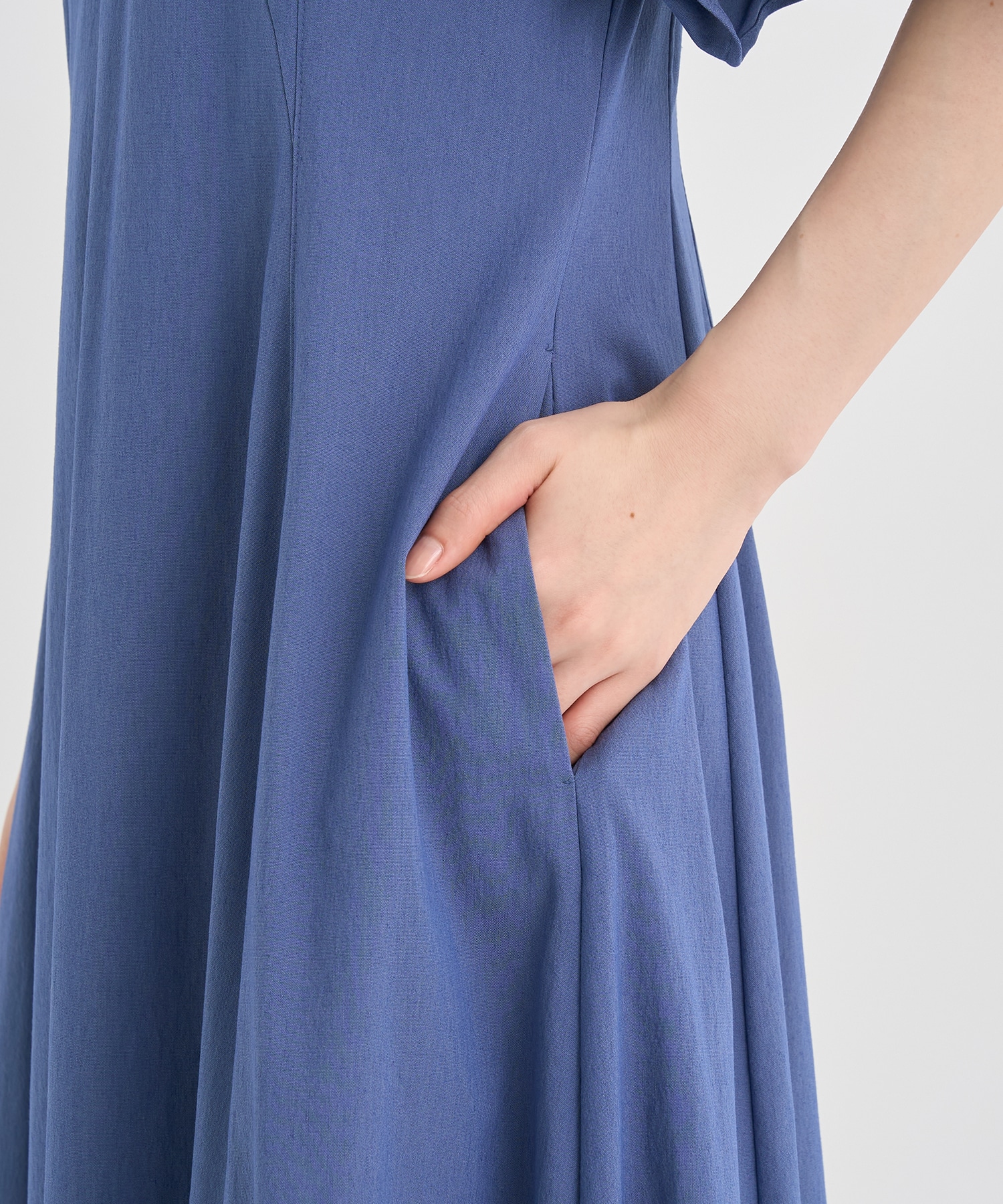 別注 Tamara drape sleeve dress BLU AKIRANAKA