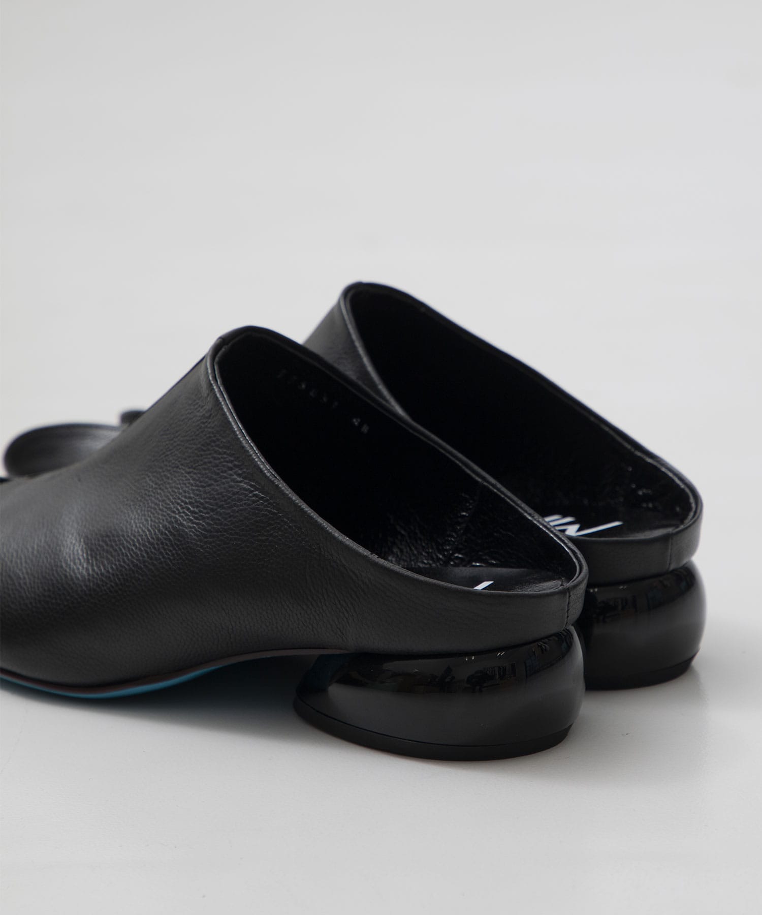 open-toe sandal MANA