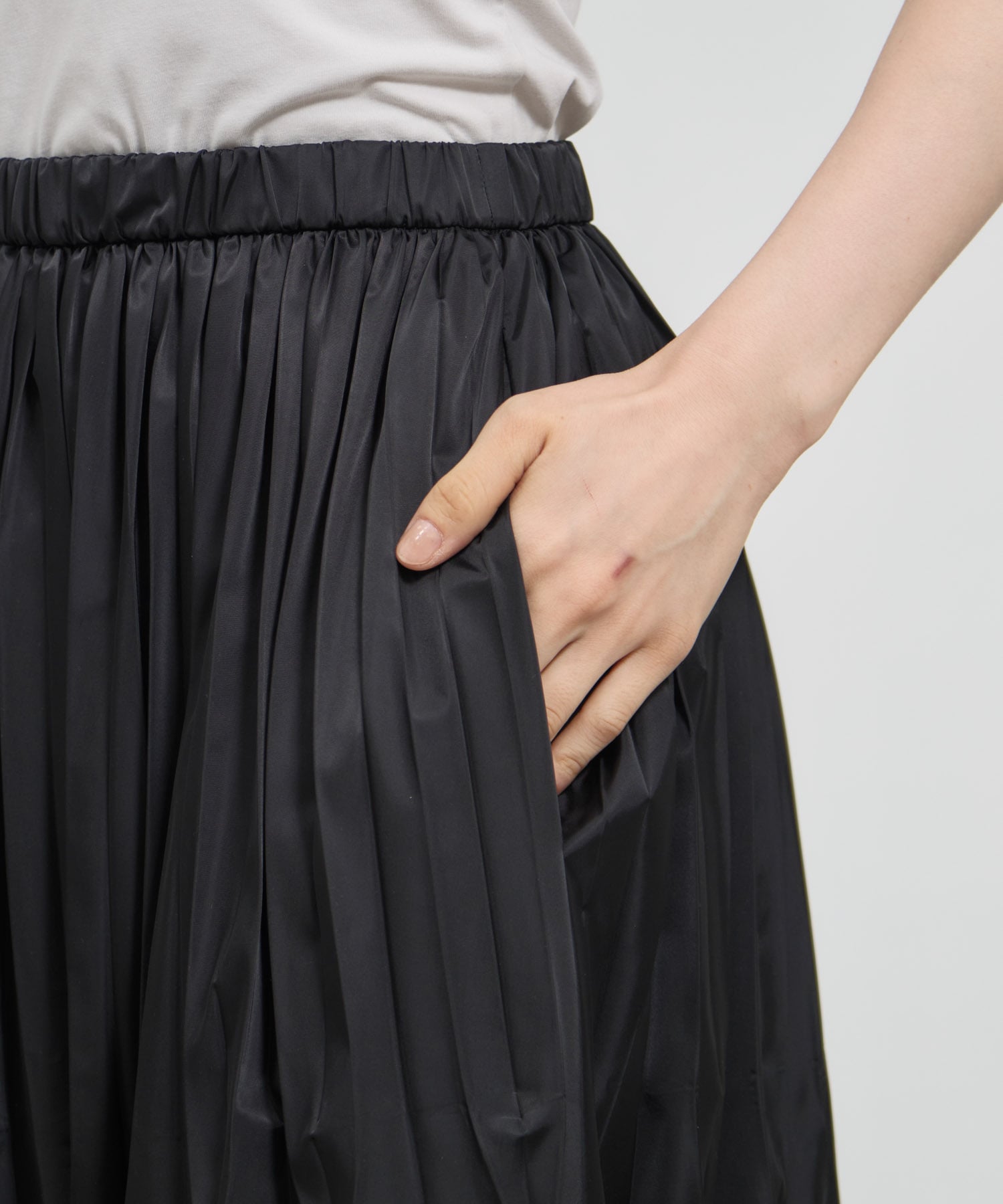 SQUARE-PLEATS SKIRT ENFOLD