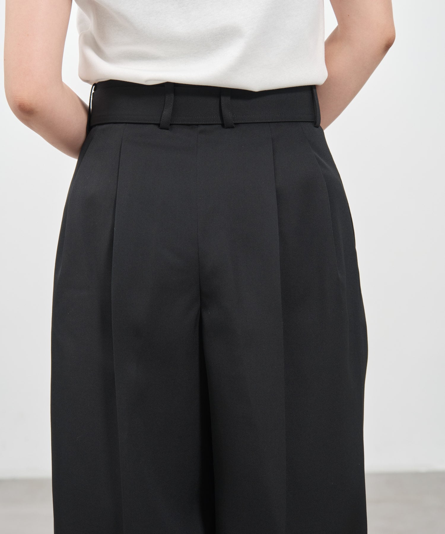 THE SLACKS BELTED 2 TUCK THE RERACS