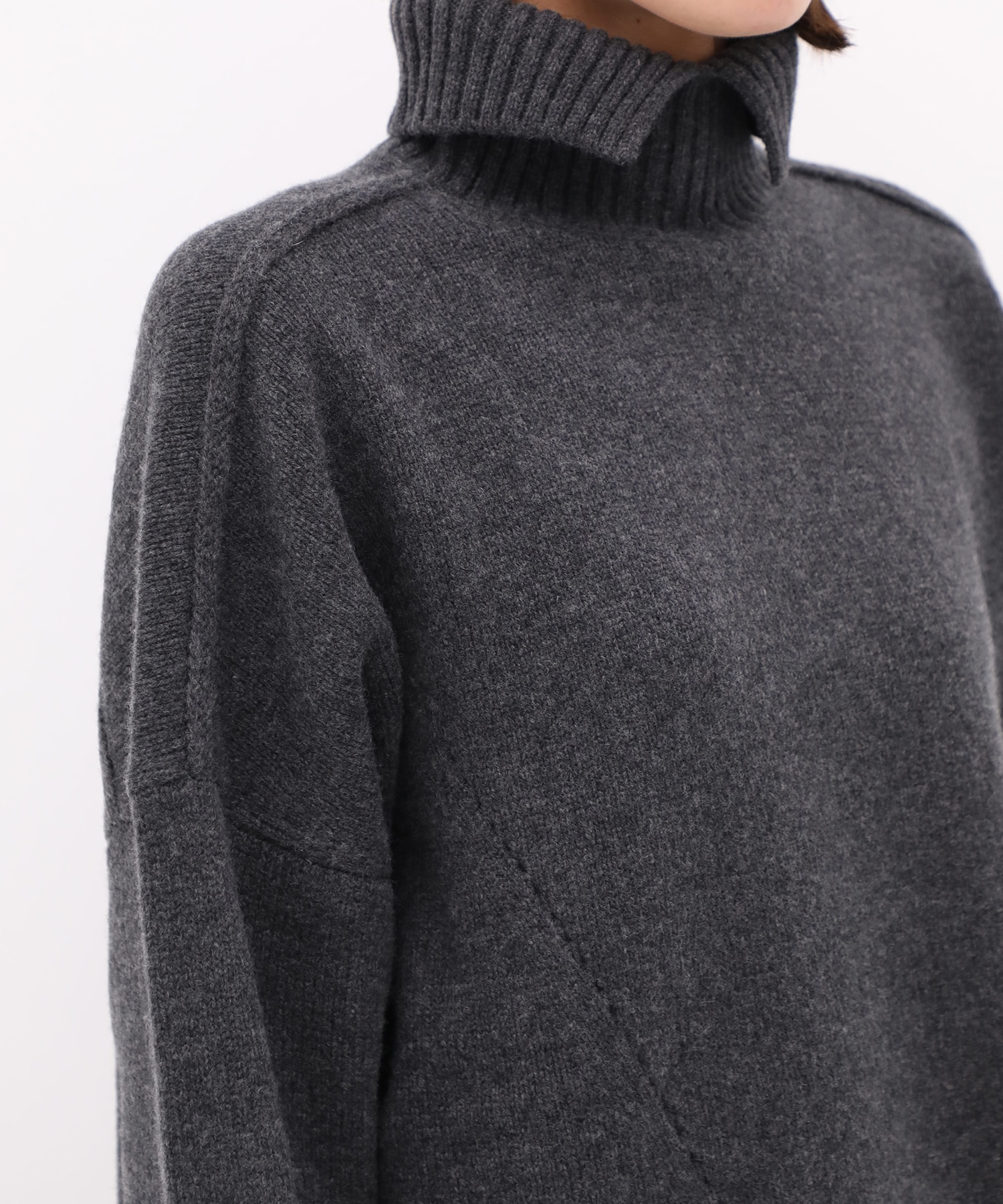 OVERSIZE TURTLENECK KNIT CINOH