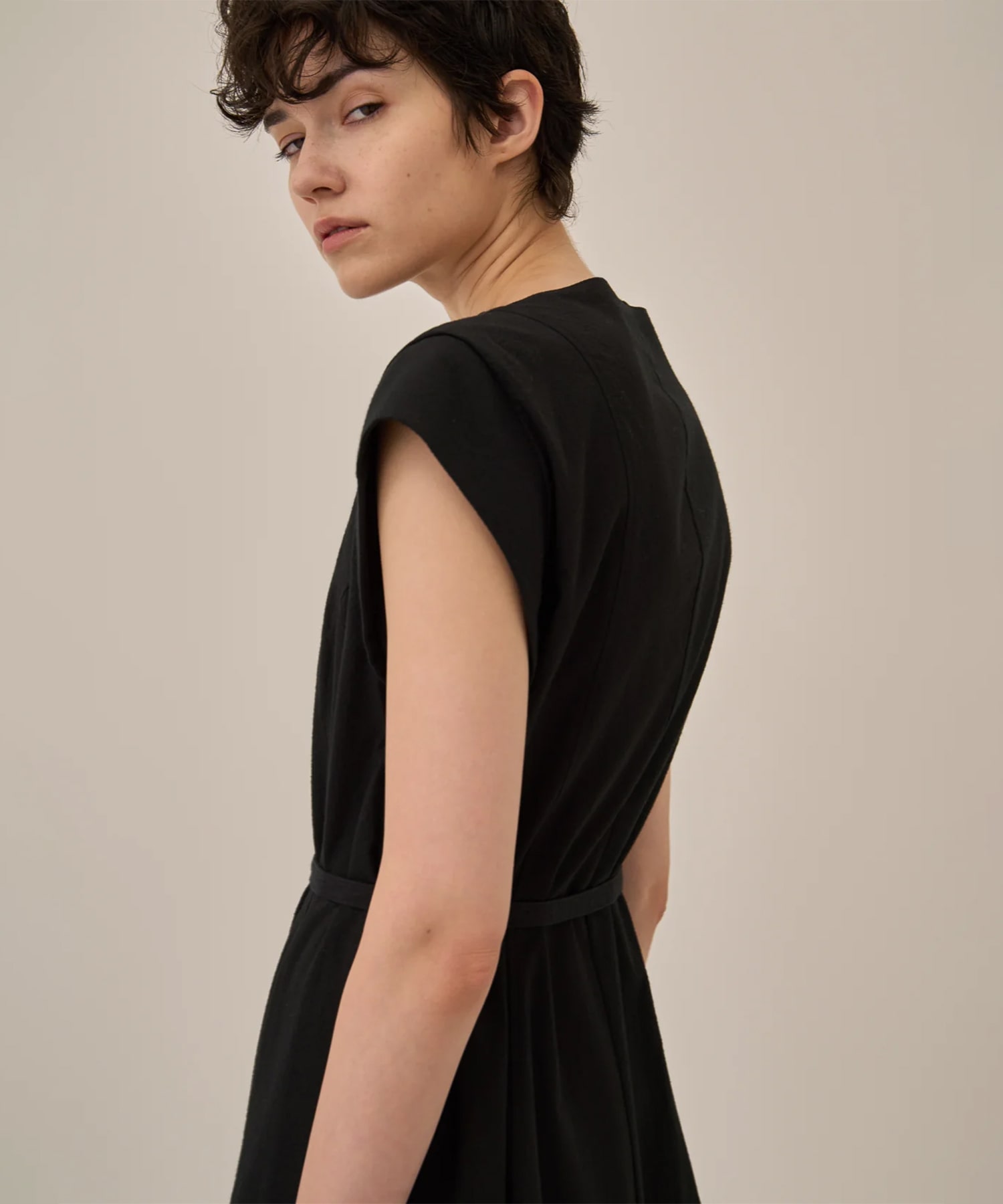 Sesilia asymmetry panel dress AKIRANAKA