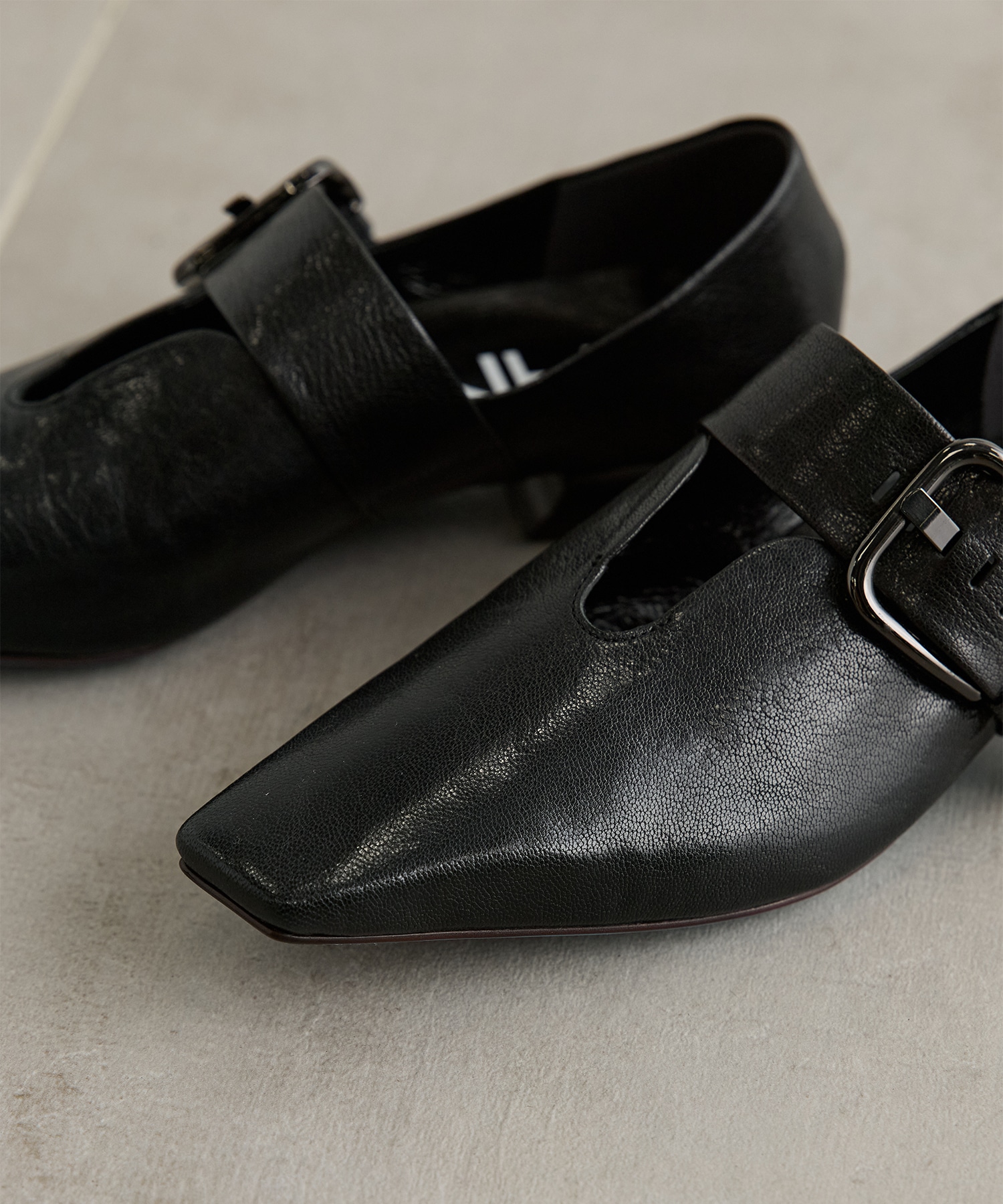 Square-toe Buckle　Shoes MANA