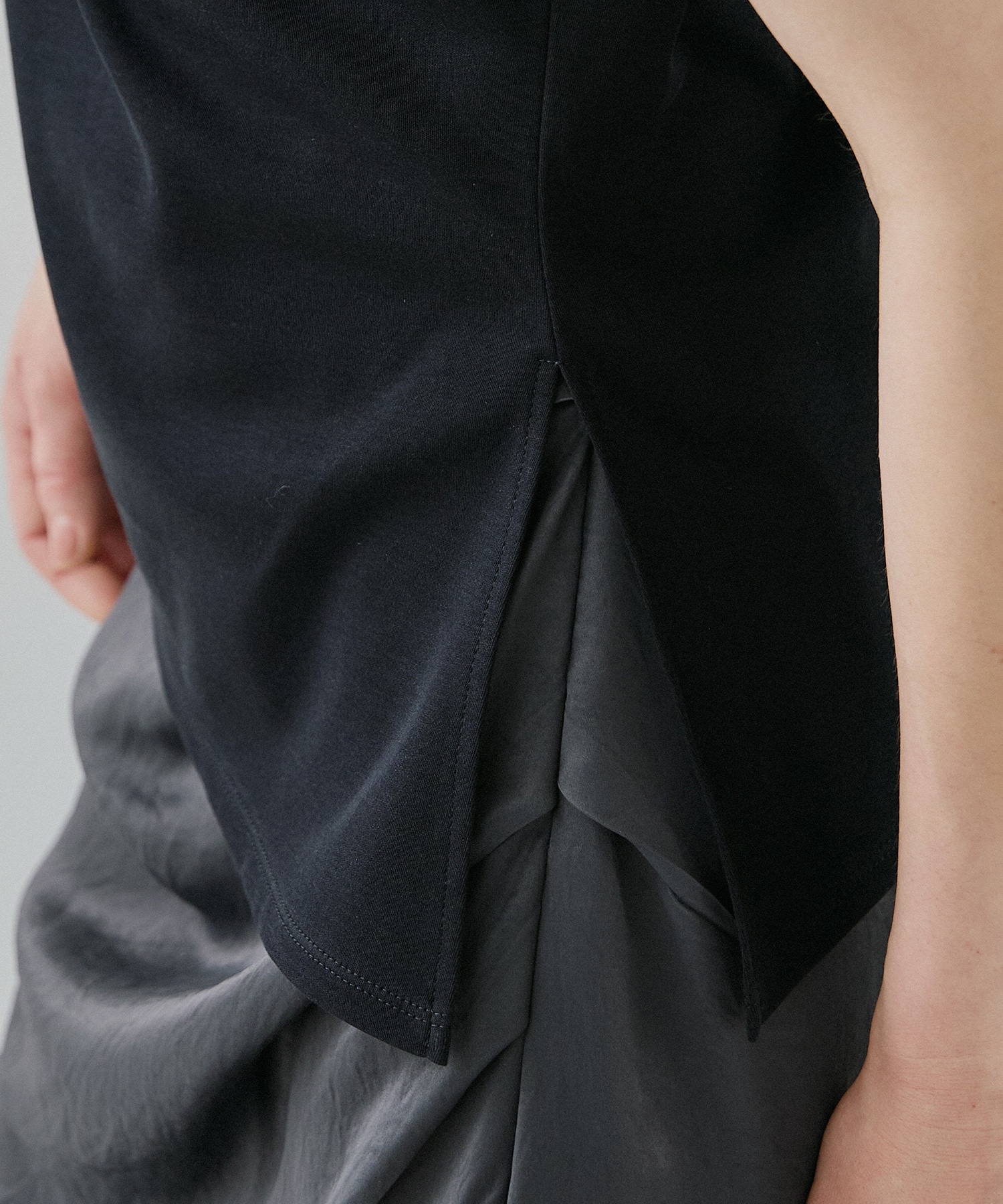 One Shoulder  T-Shirt RITAN