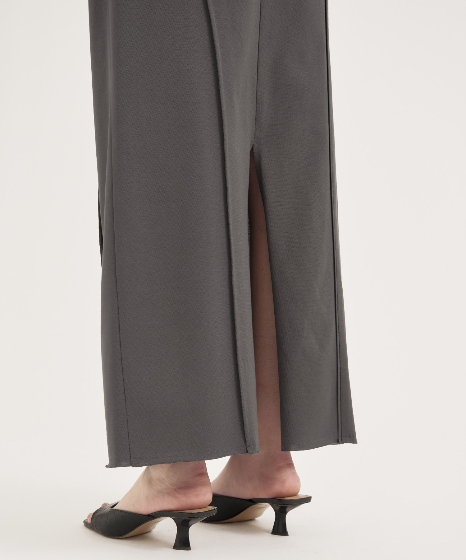 Twist Cut Skirt RITAN