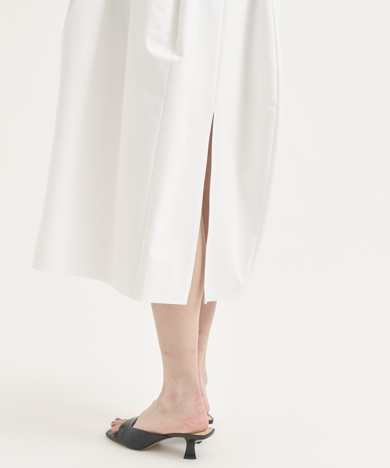 Arch Pattern Cut One-Piece RITAN