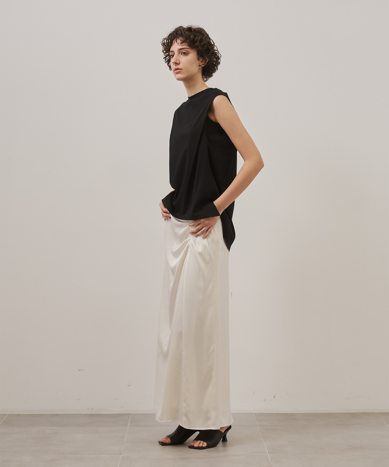 Cape Nosleeve Tshirt