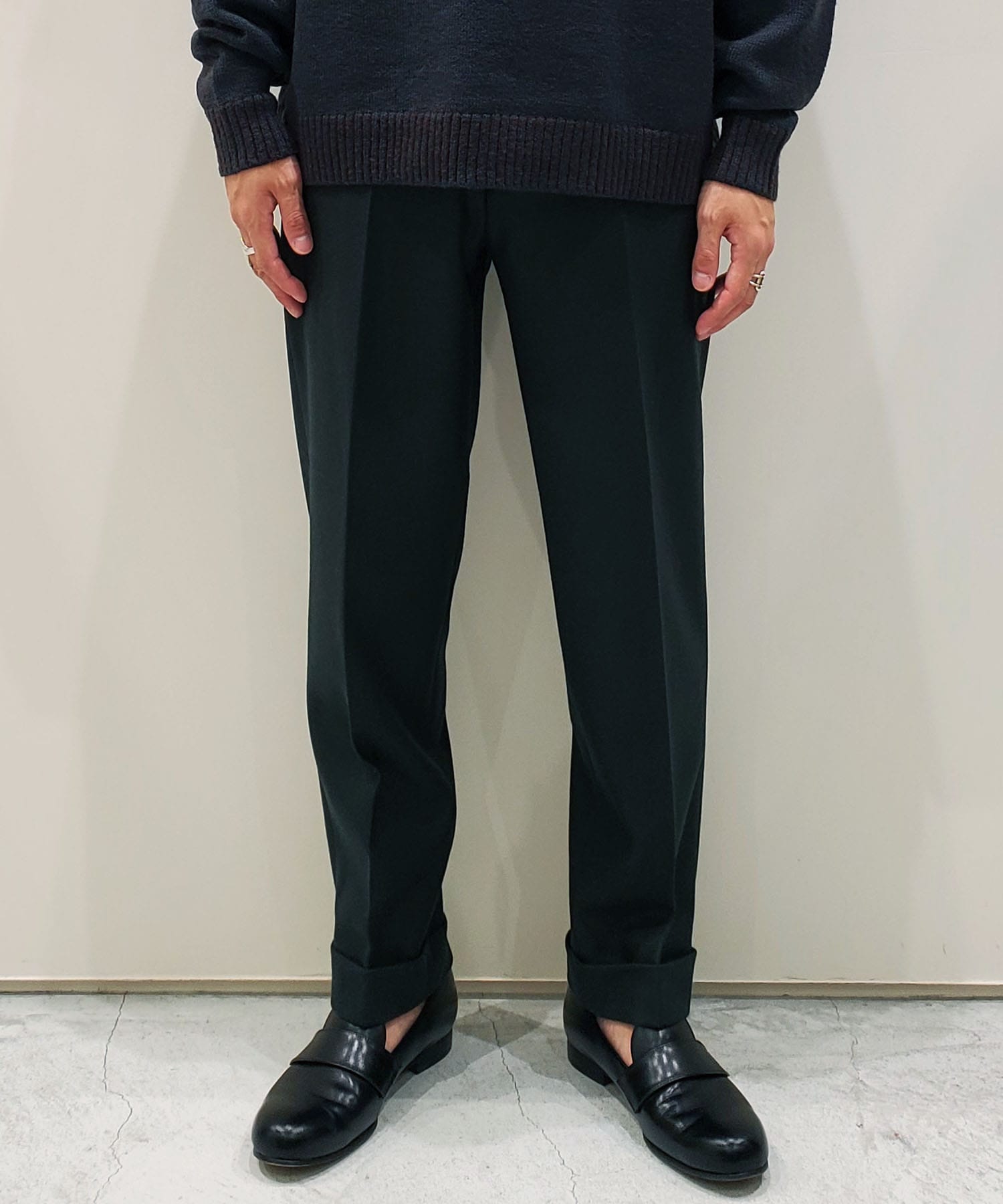 FLAT TAPERED TROUSERS