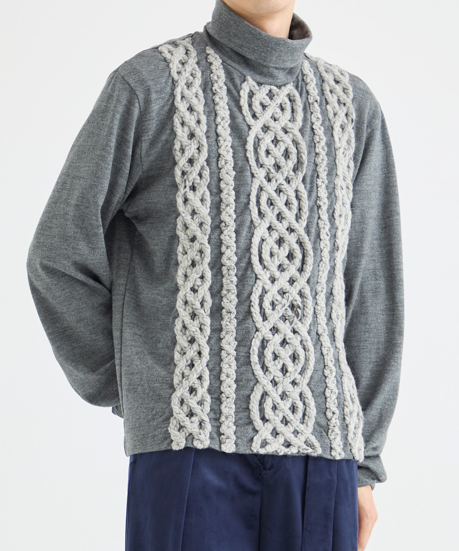 CABLE EMBROIDERY KNIT PO