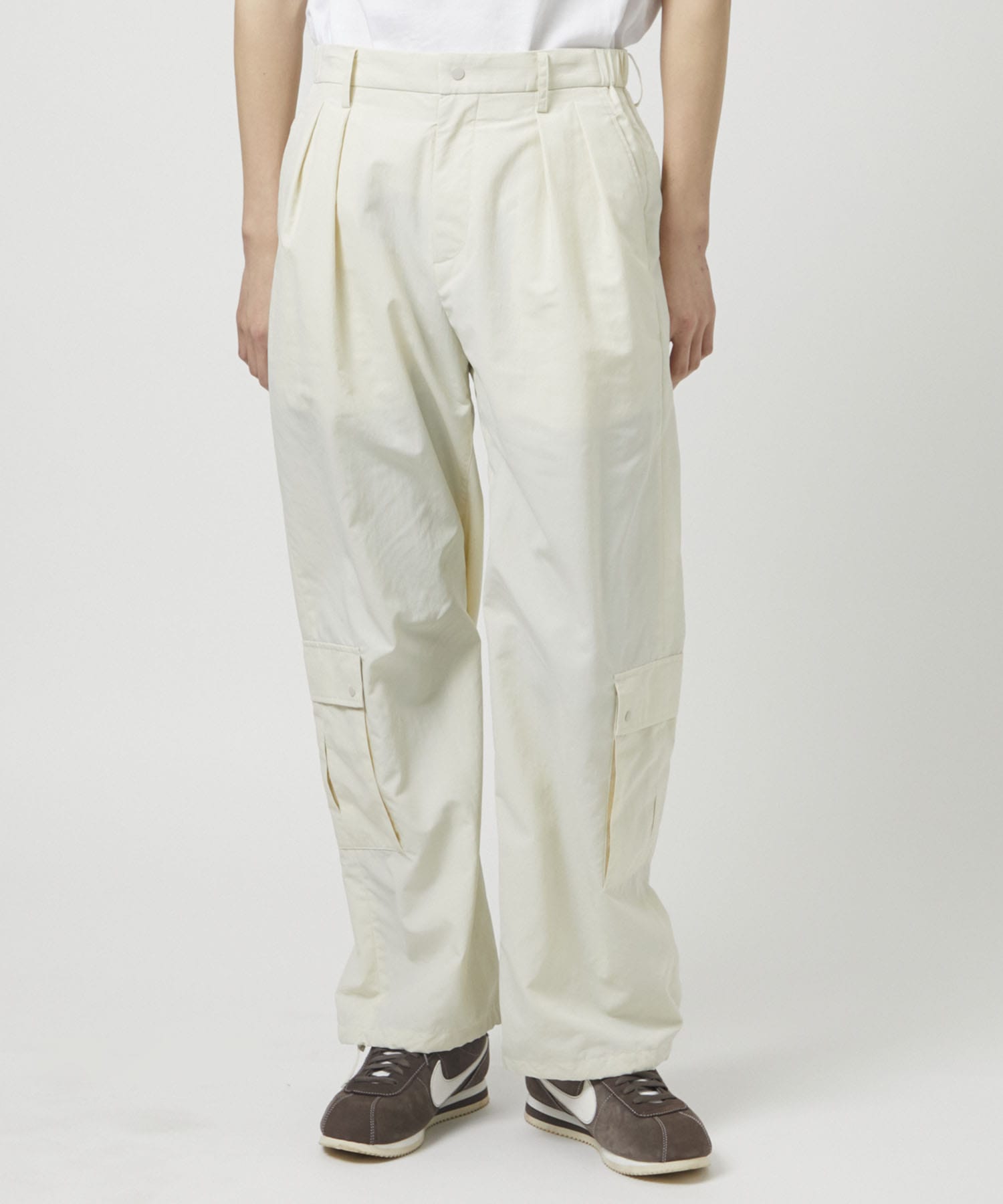 TWO TUCKS WIDE CARGO PANTS