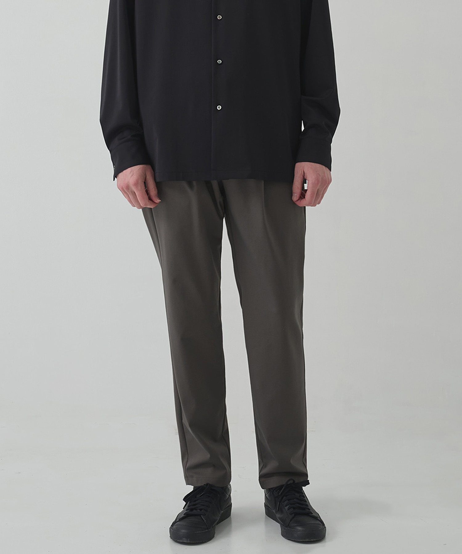 MATTE WASHABLE HIGH FUNCTION JERSEY TAPERED PANTS