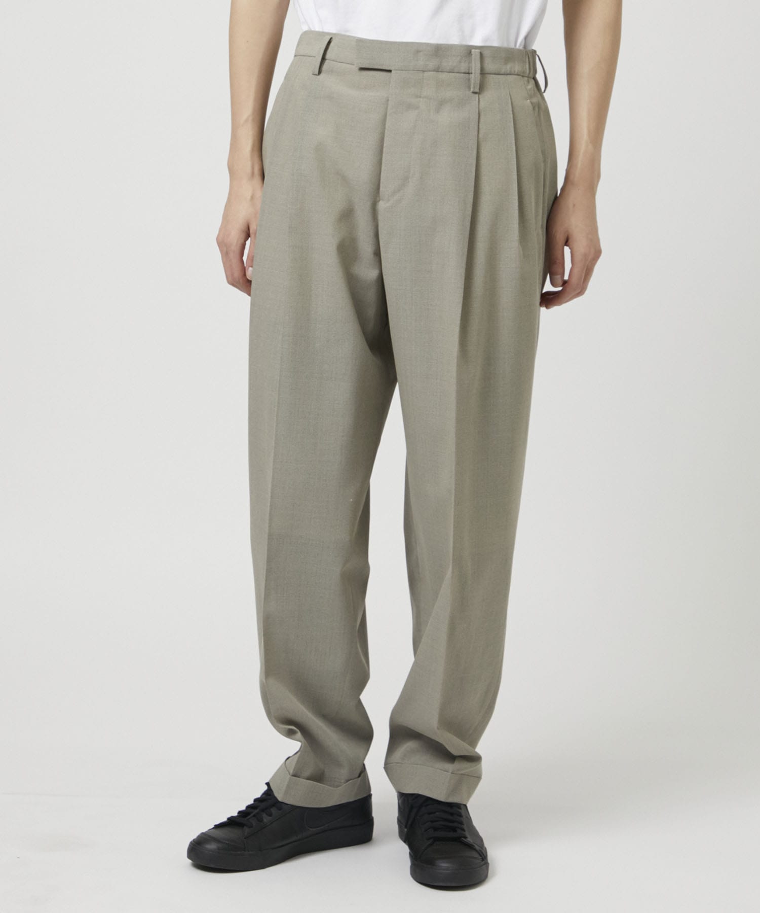 TWO TUCKS TAPERED TROUSERS