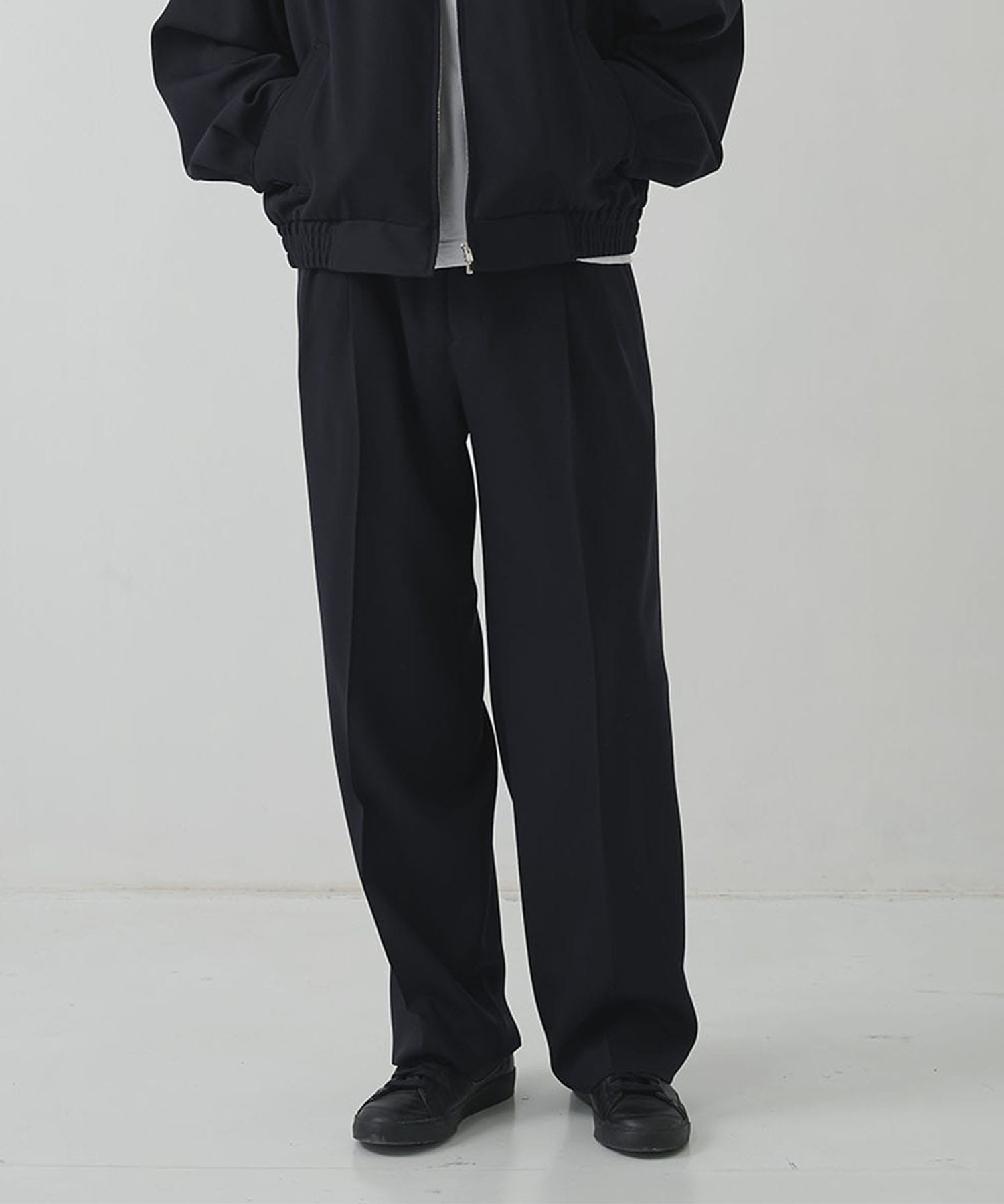 TWO TUCKS WIDE TROUSERS