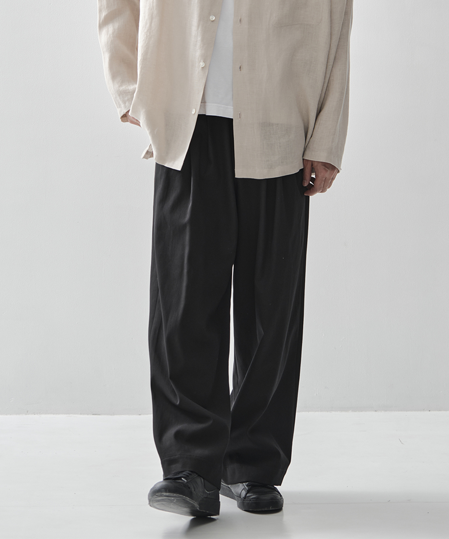 TRIPLE PLEATED EASY TROUSERS
