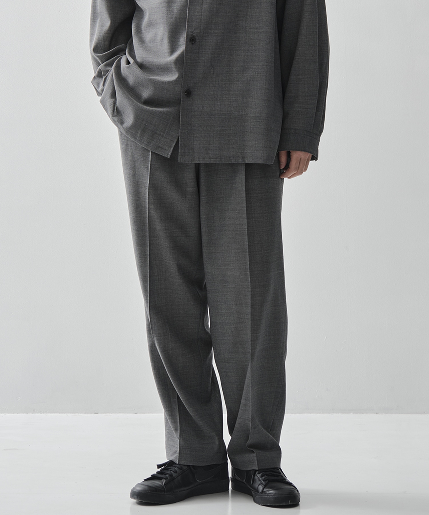 TWIST WOOL GAUZE TWO TUCKED EASY PANTS