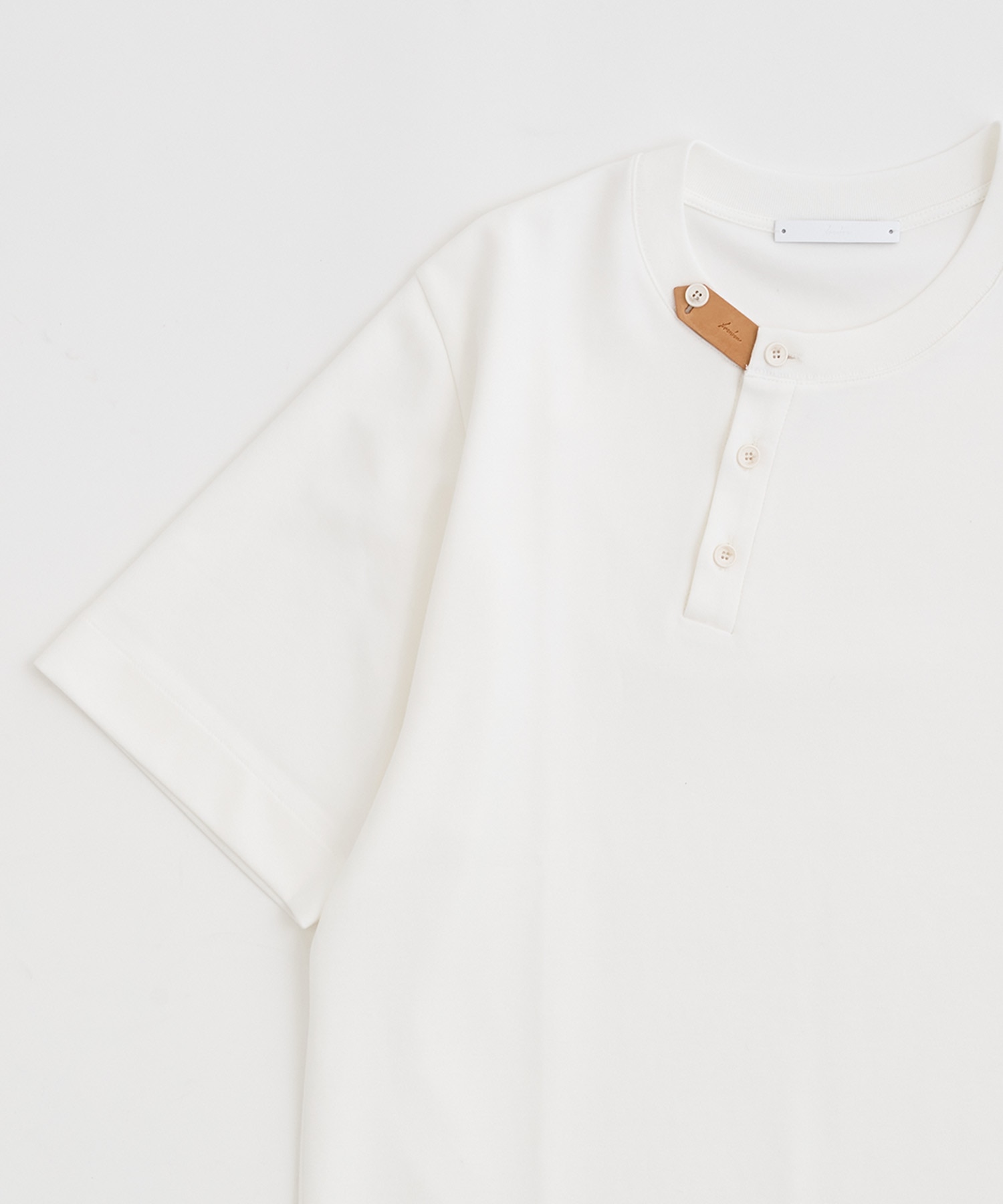 別注LEATHER TAB CREW NECK T-SHIRT
