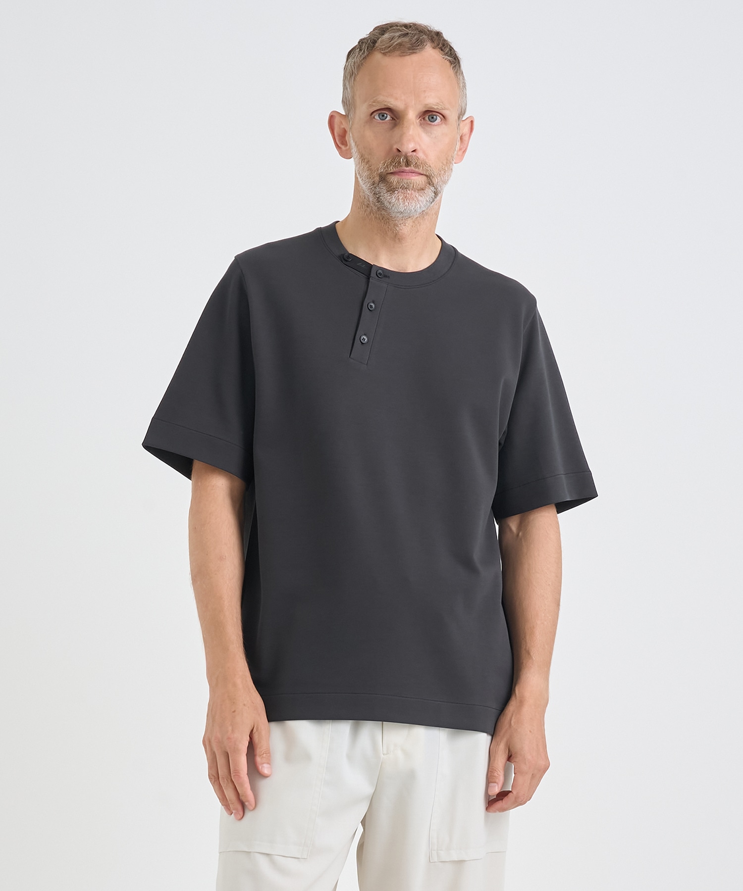 別注LEATHER TAB CREW NECK T-SHIRT