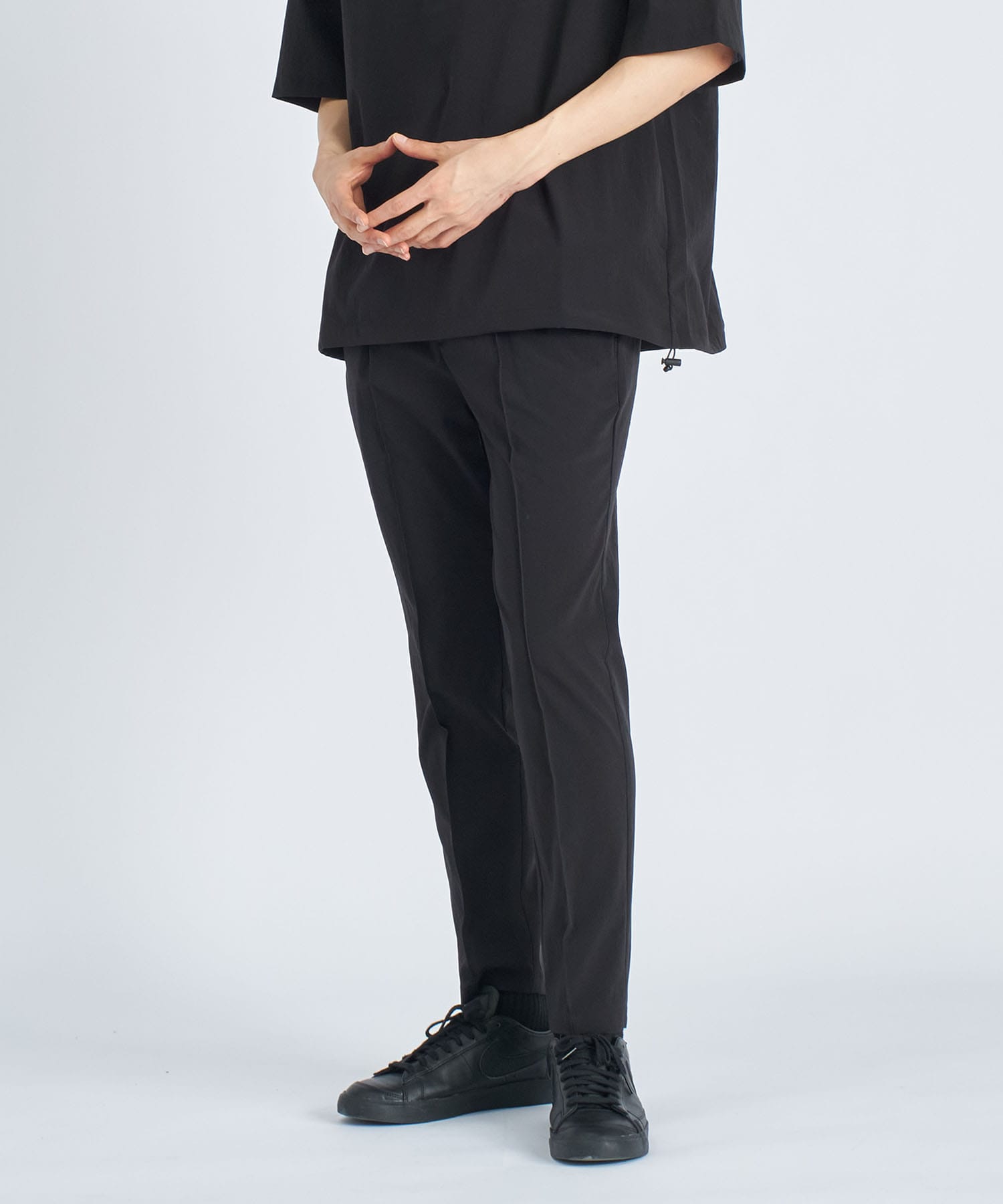 着た方が涼しい Pintucrease Tapered Pants
