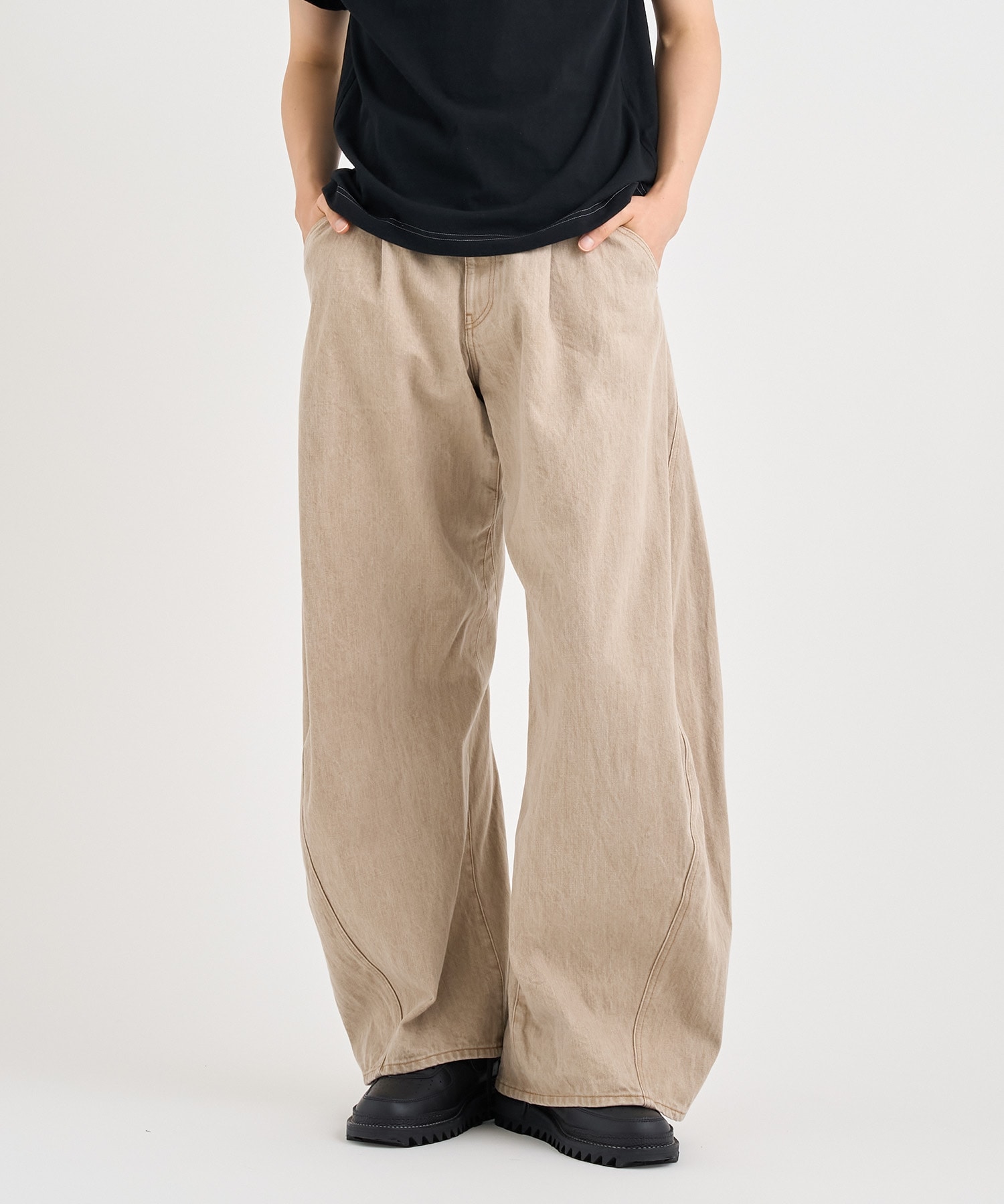 3D cutting denim pants