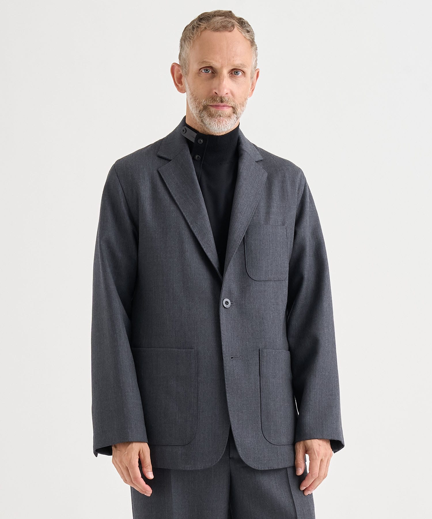 RELAXED SHOULDER JACKET