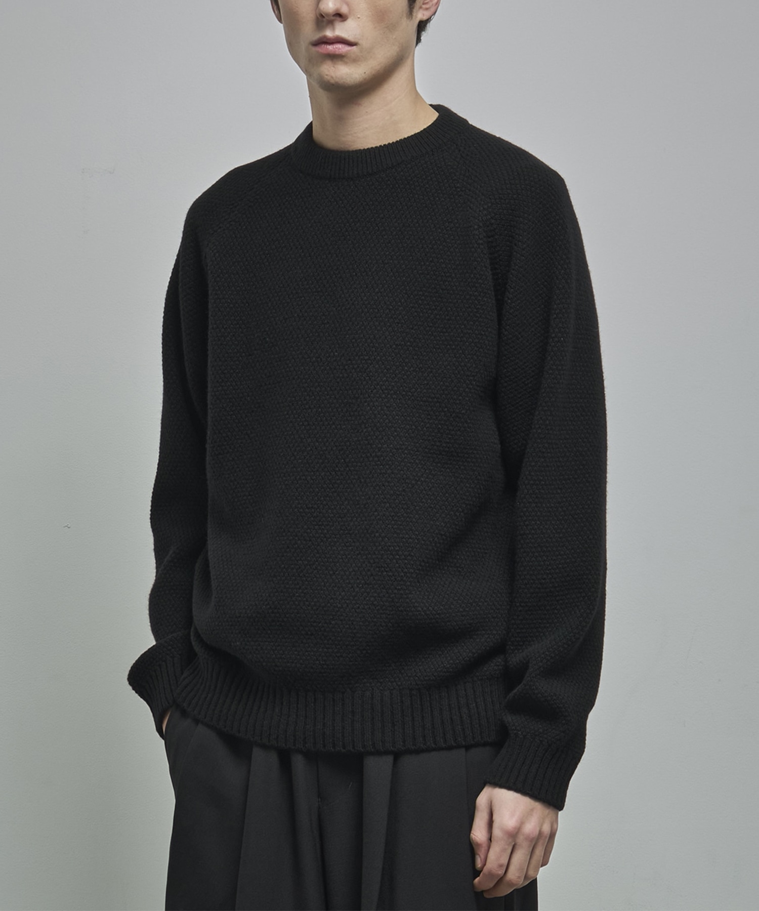 LAMBS WOOL CREWNECK SWEATER