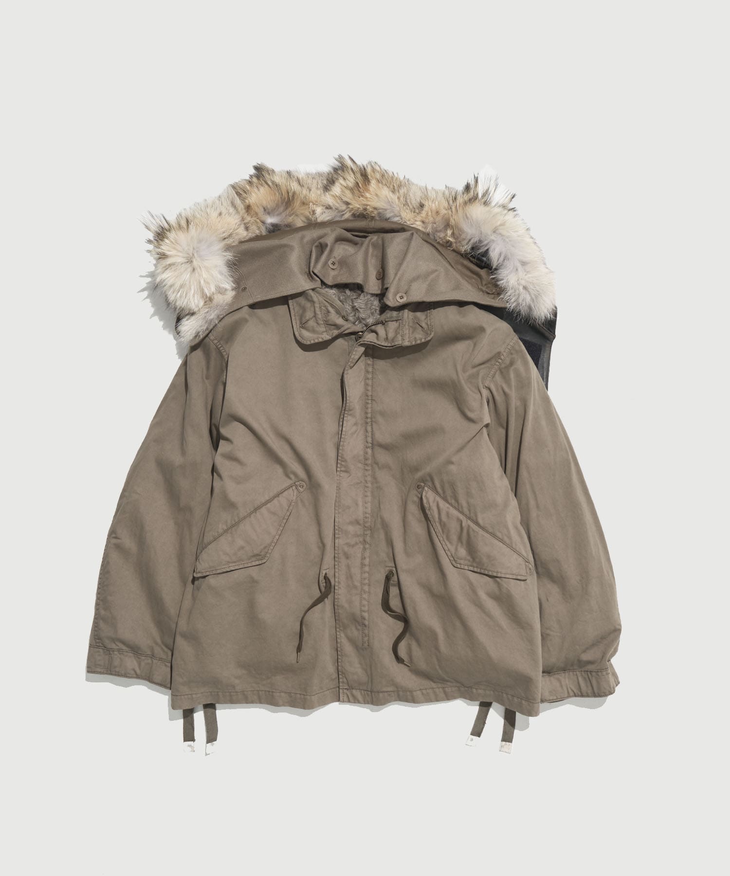 Garment dyed short mods with fur liner